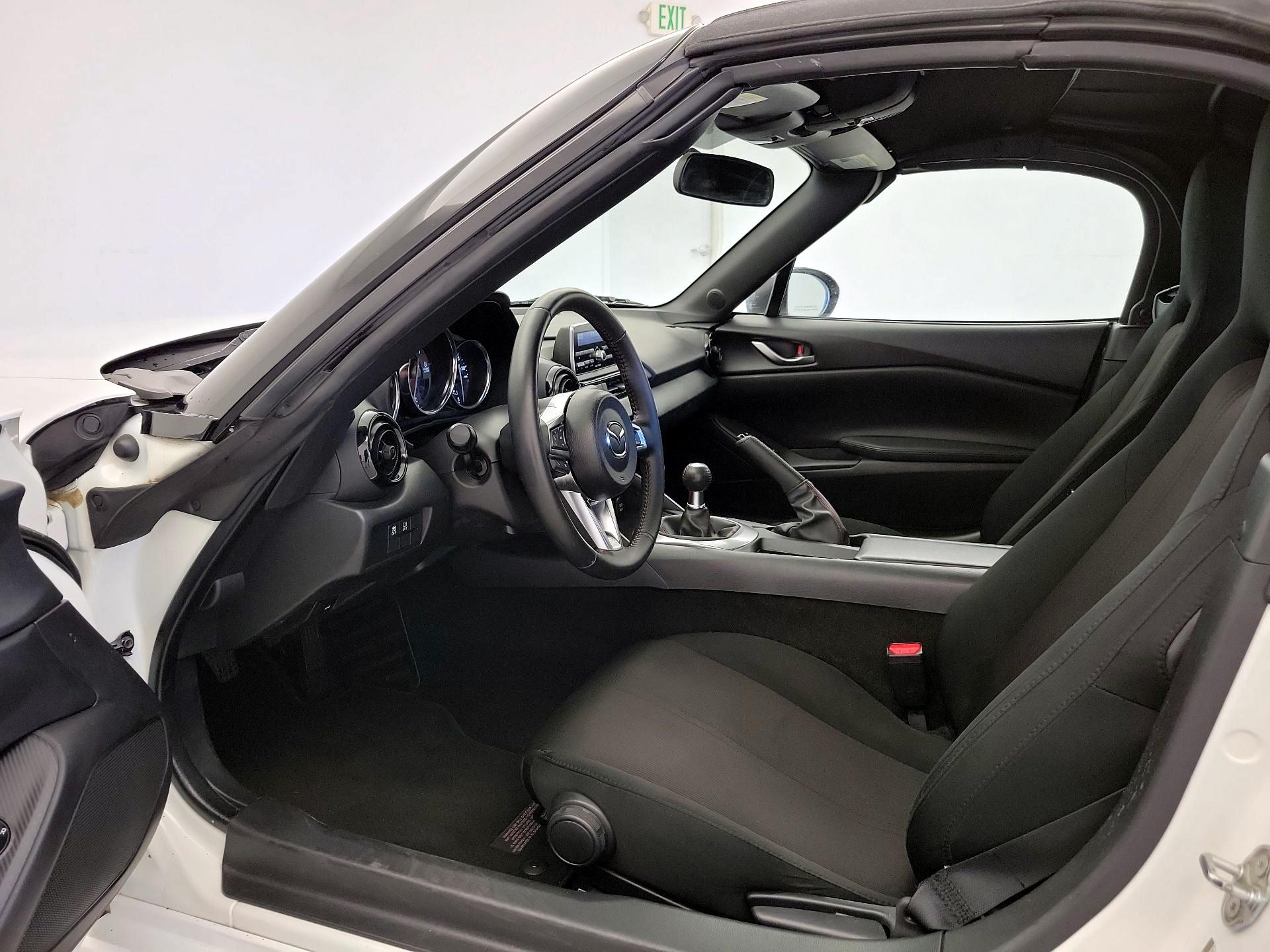 Thumbnail: 2016 Mazda MX-5 Miata - 11