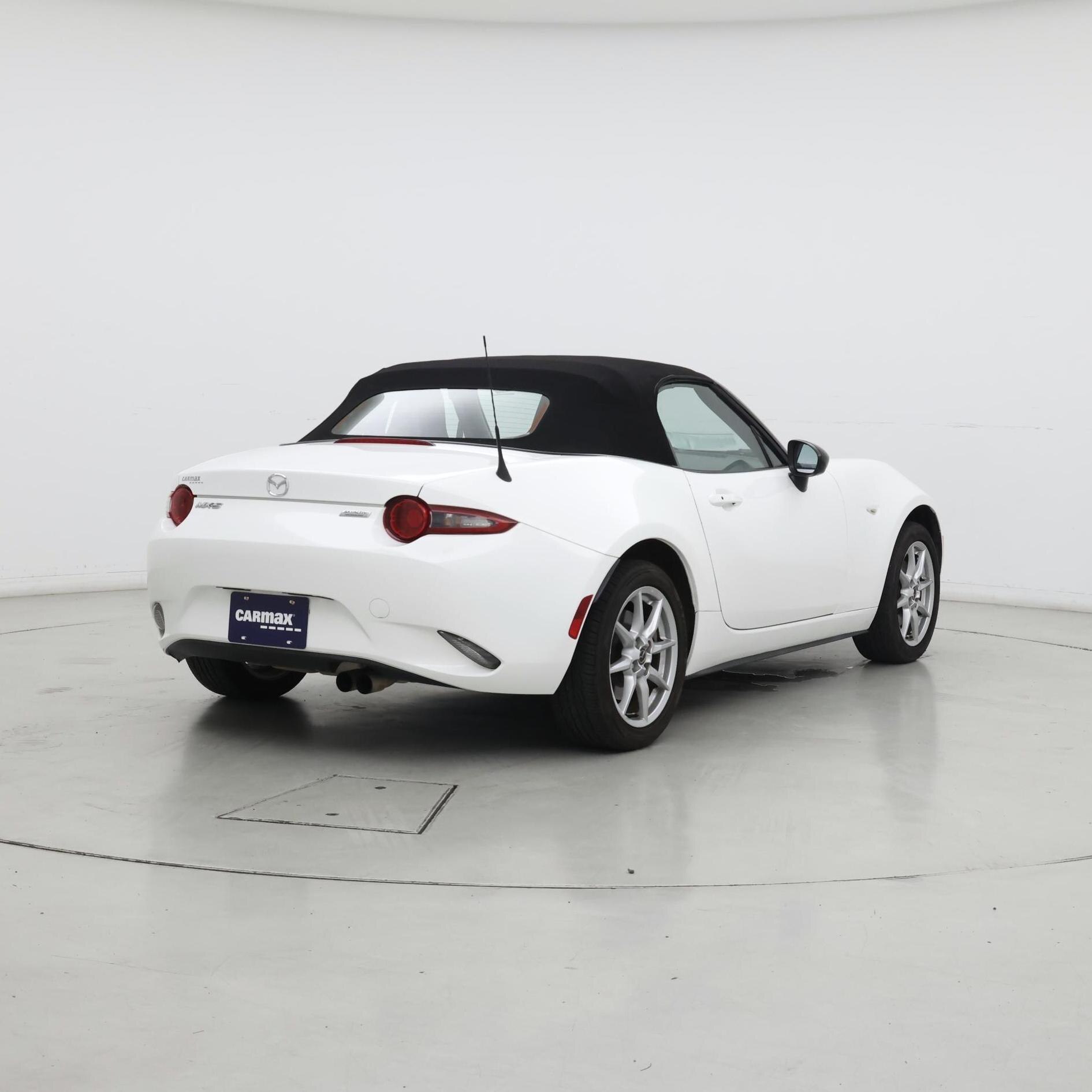 Thumbnail: 2016 Mazda MX-5 Miata - 8