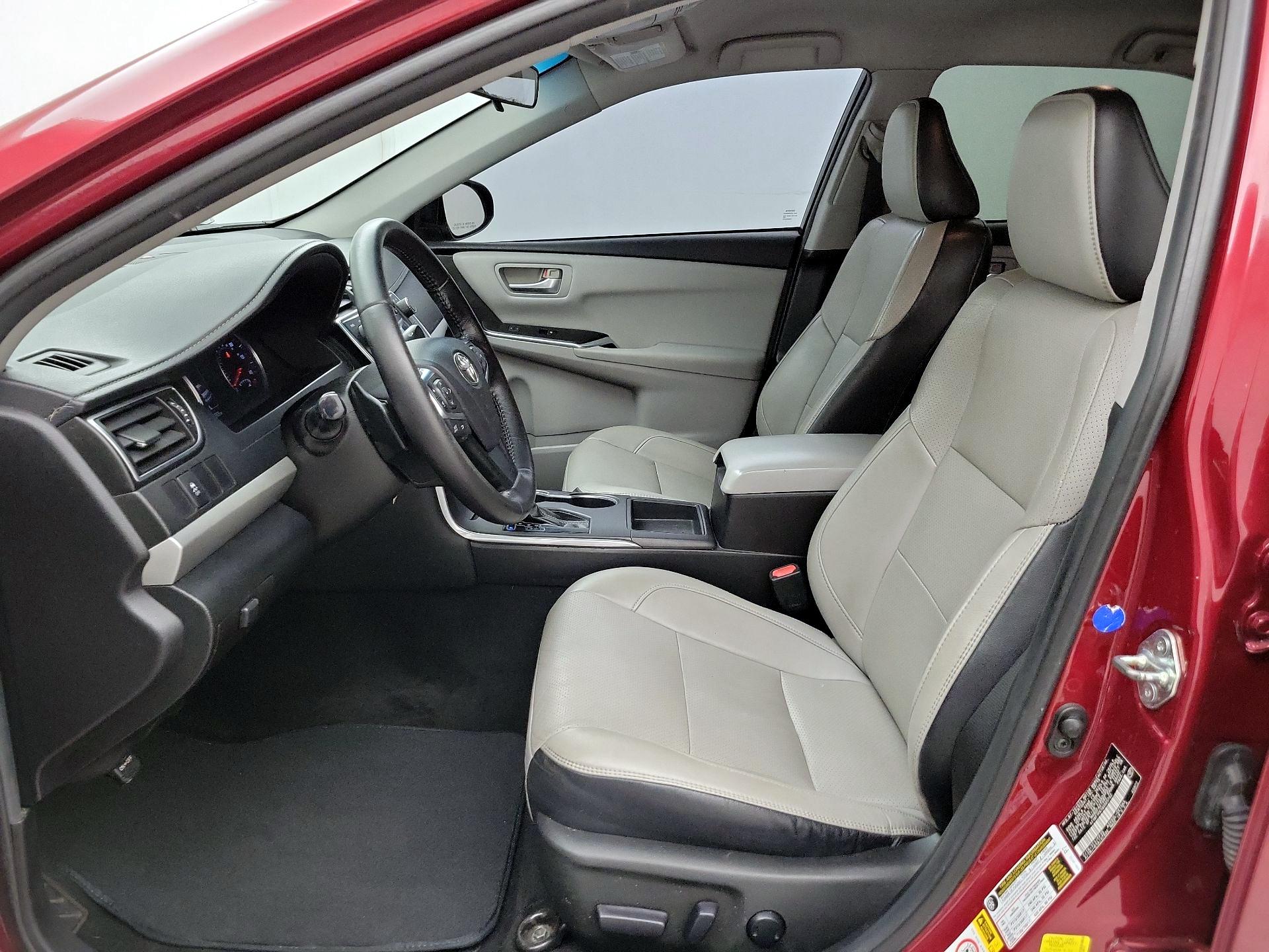 Thumbnail: 2016 Toyota Camry - 11