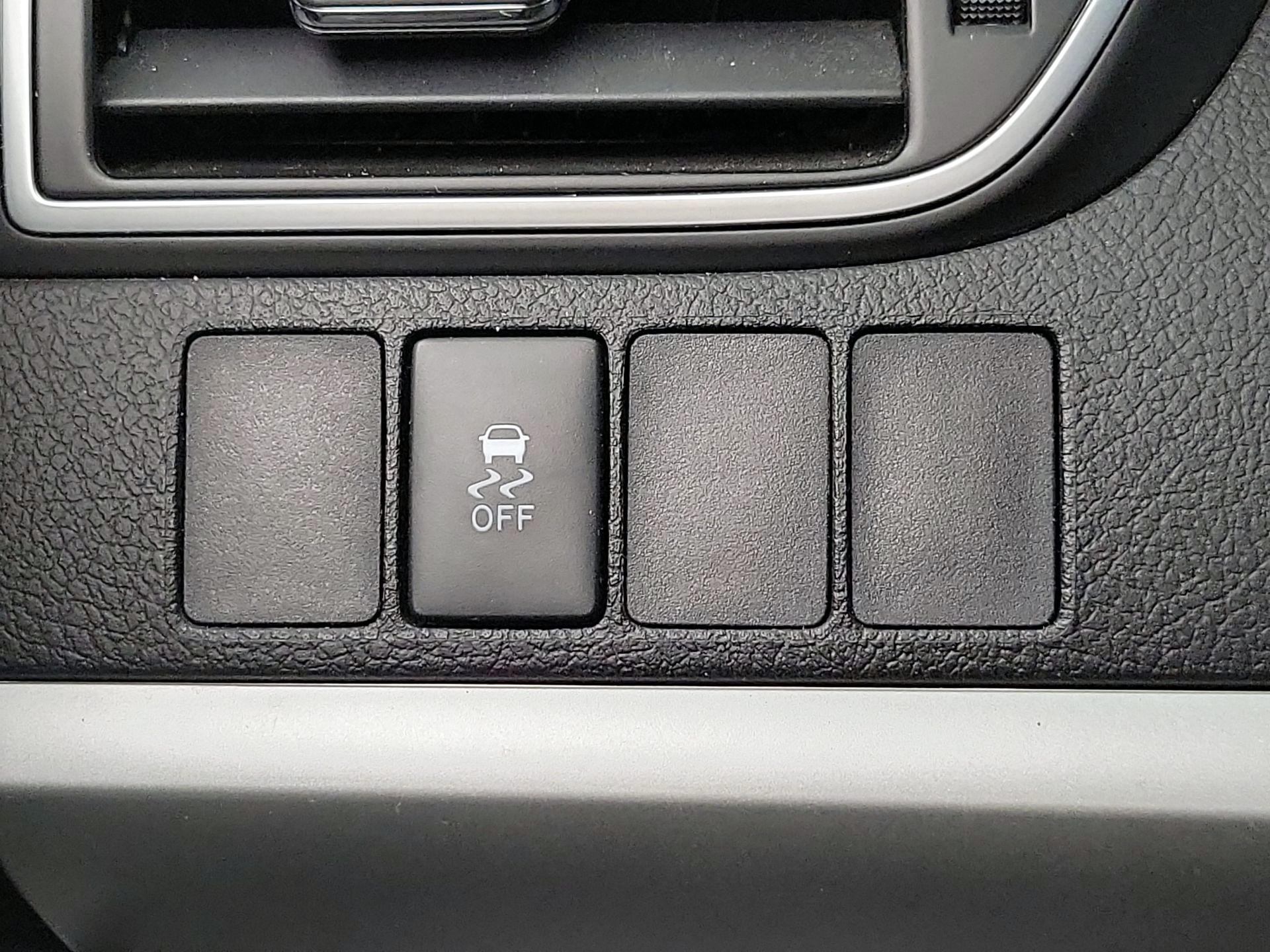 Thumbnail: 2016 Toyota Camry - 13