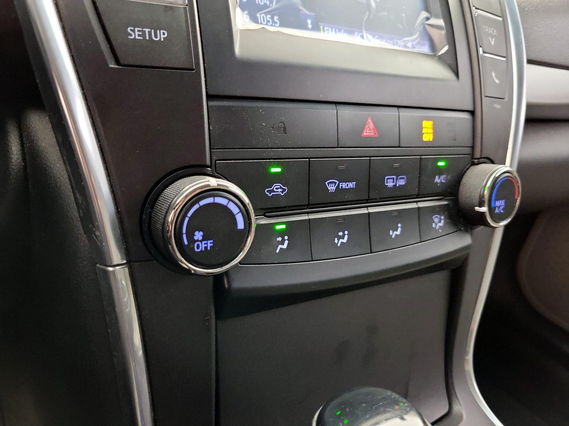 Thumbnail: 2016 Toyota Camry - 16