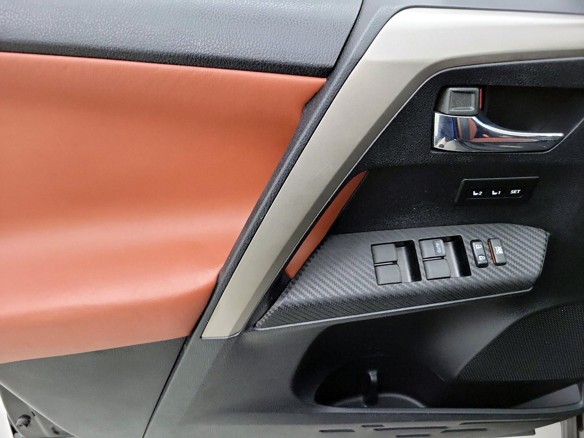 Thumbnail: 2014 Toyota RAV4 - 12