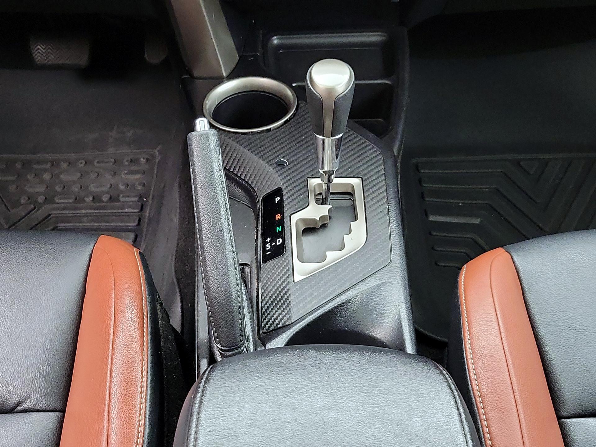 Thumbnail: 2014 Toyota RAV4 - 18