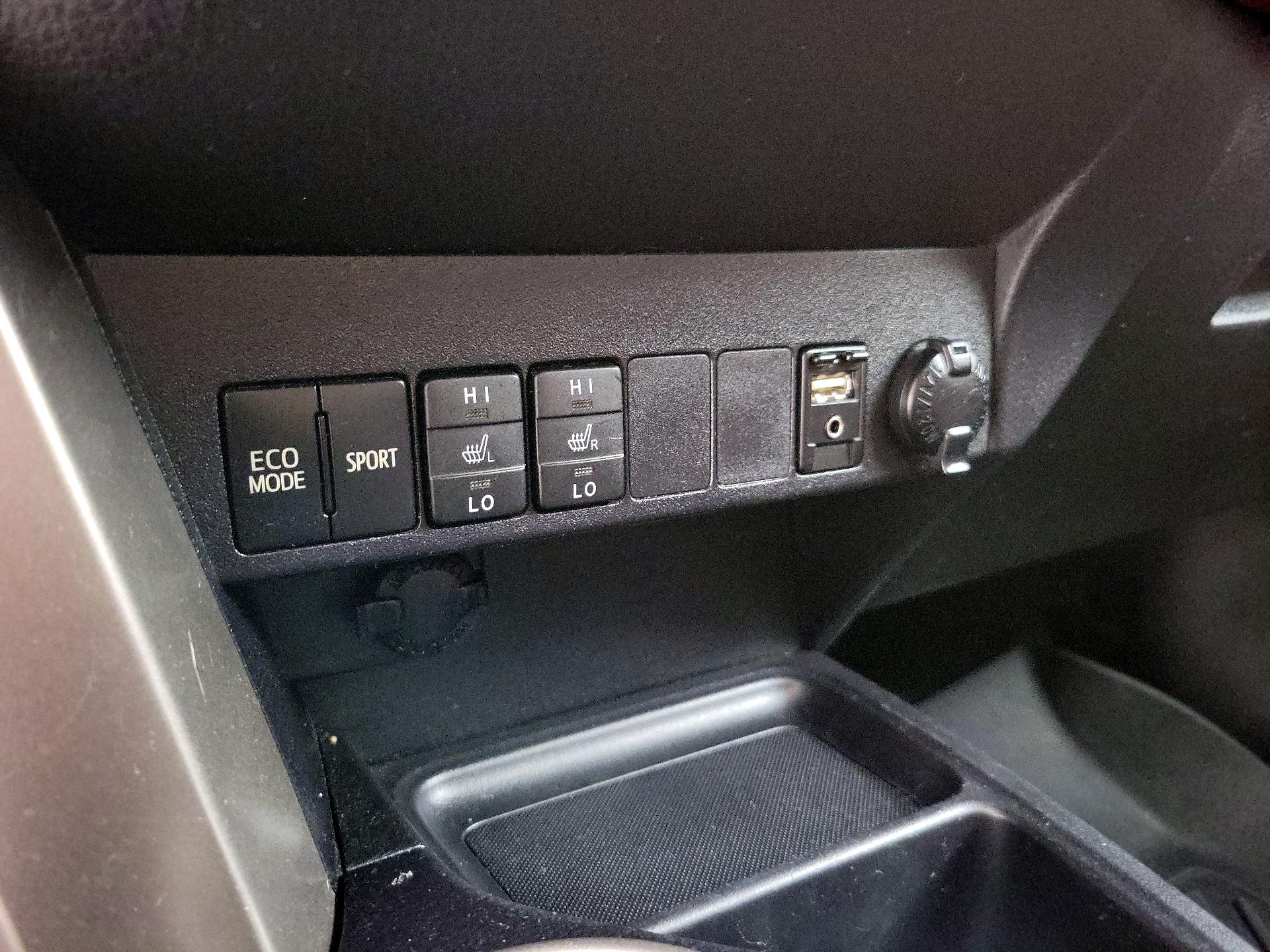 Thumbnail: 2014 Toyota RAV4 - 19