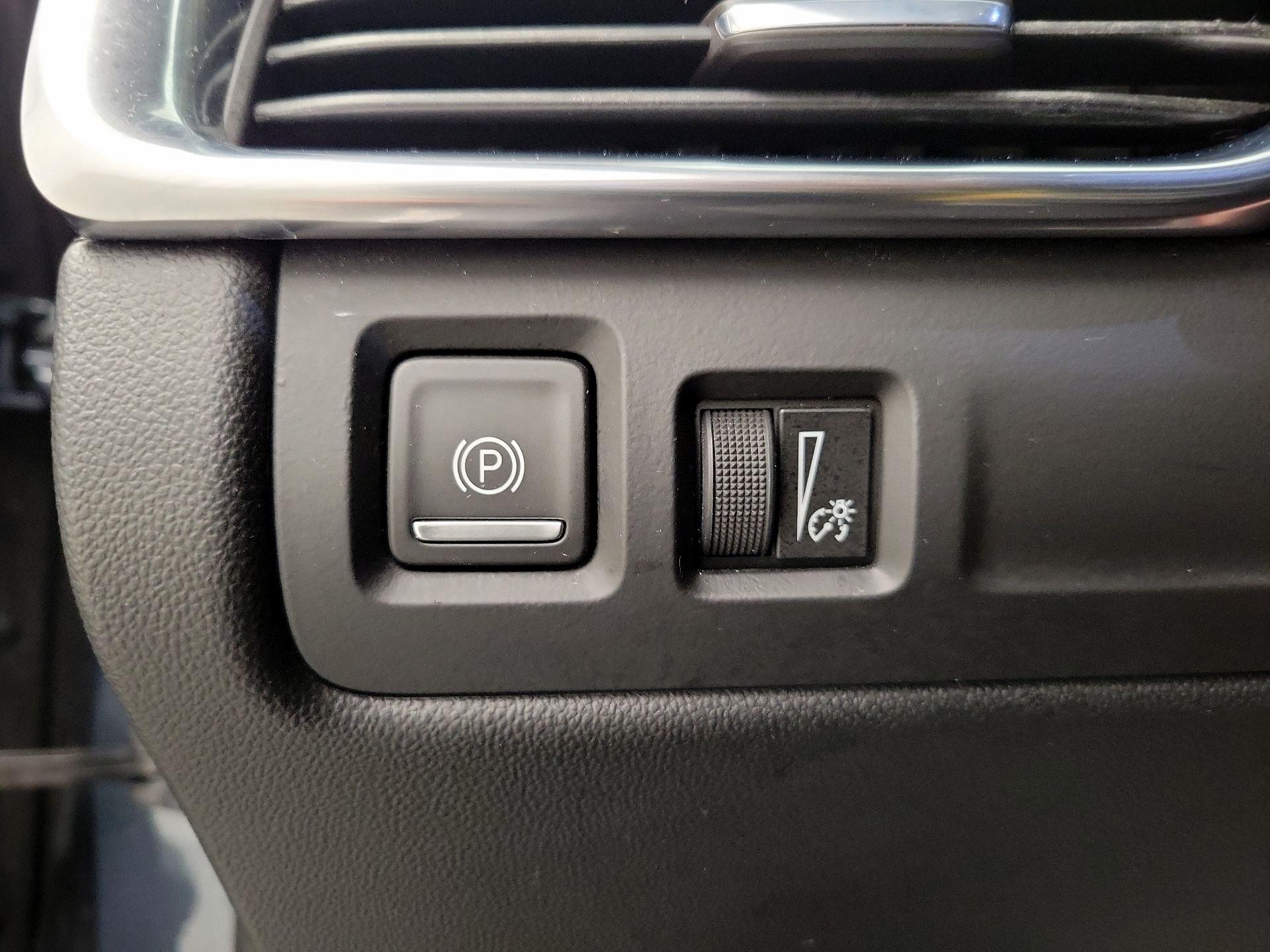 Thumbnail: 2019 Cadillac XT4 - 13