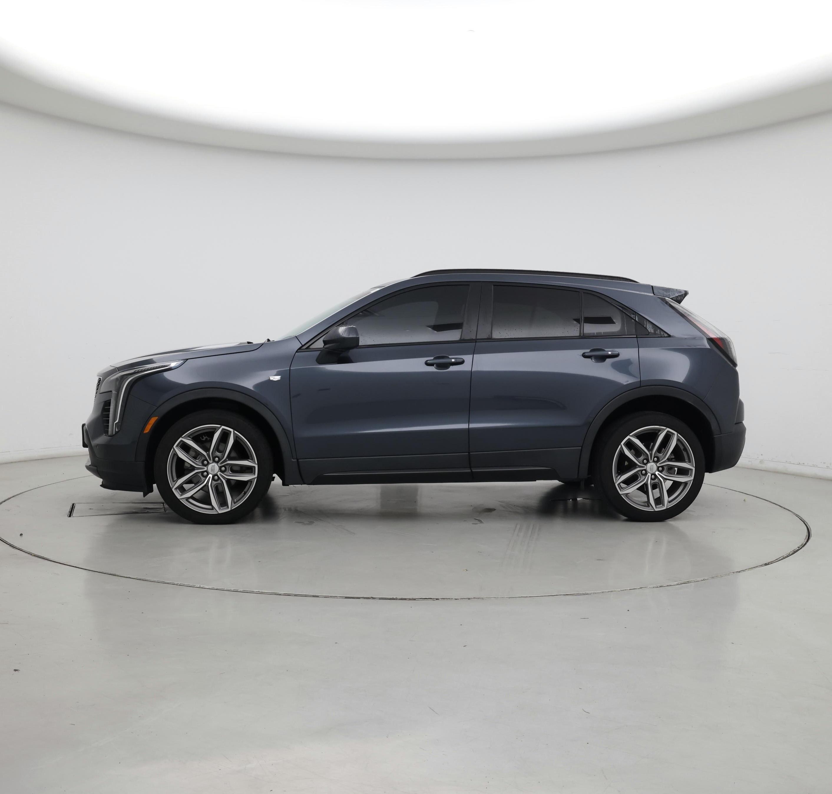 Thumbnail: 2019 Cadillac XT4 - 3