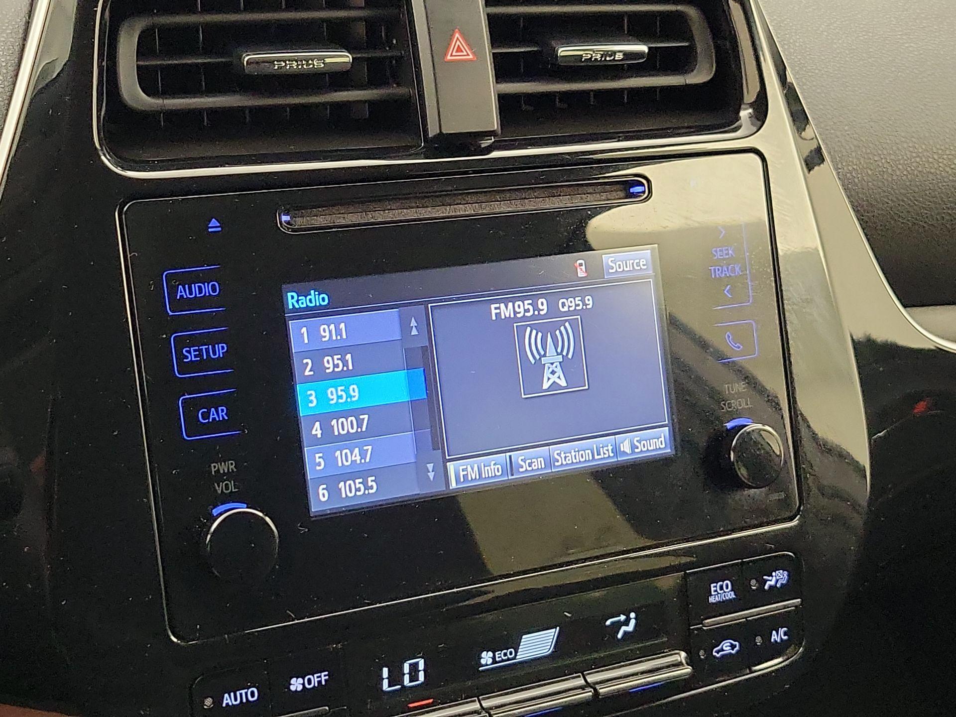 Thumbnail: 2016 Toyota Prius - 15