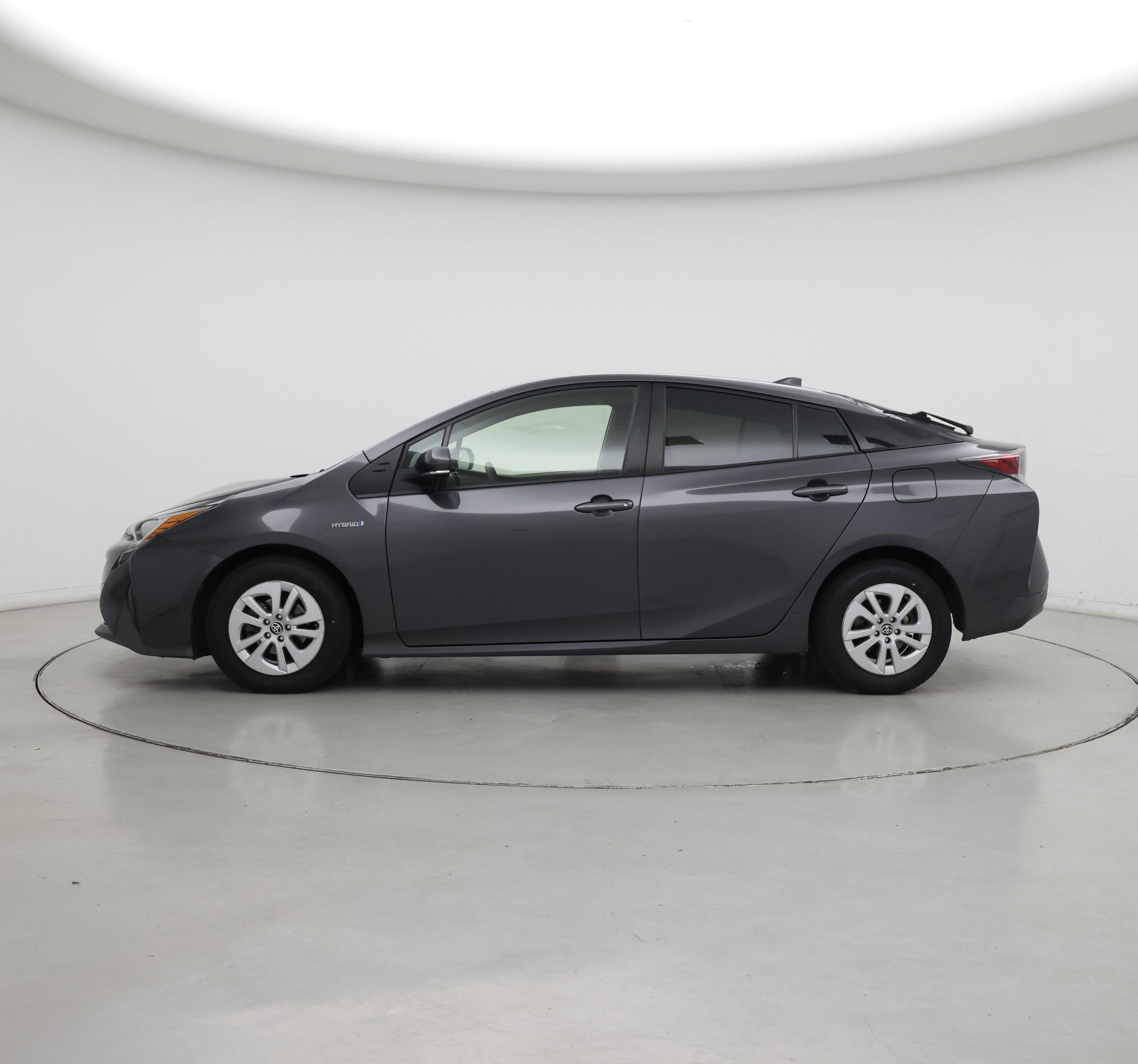 Thumbnail: 2016 Toyota Prius - 3