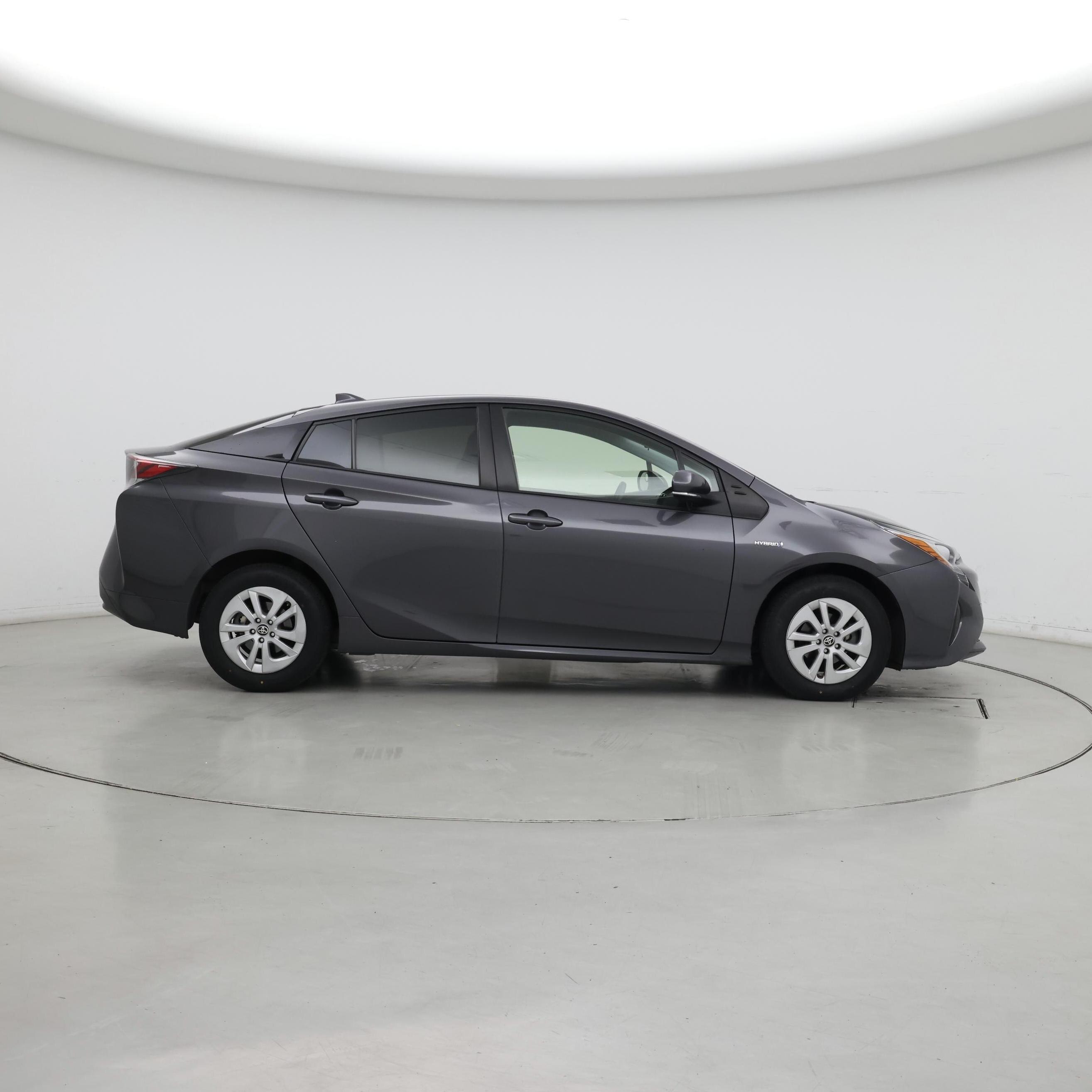 Thumbnail: 2016 Toyota Prius - 7