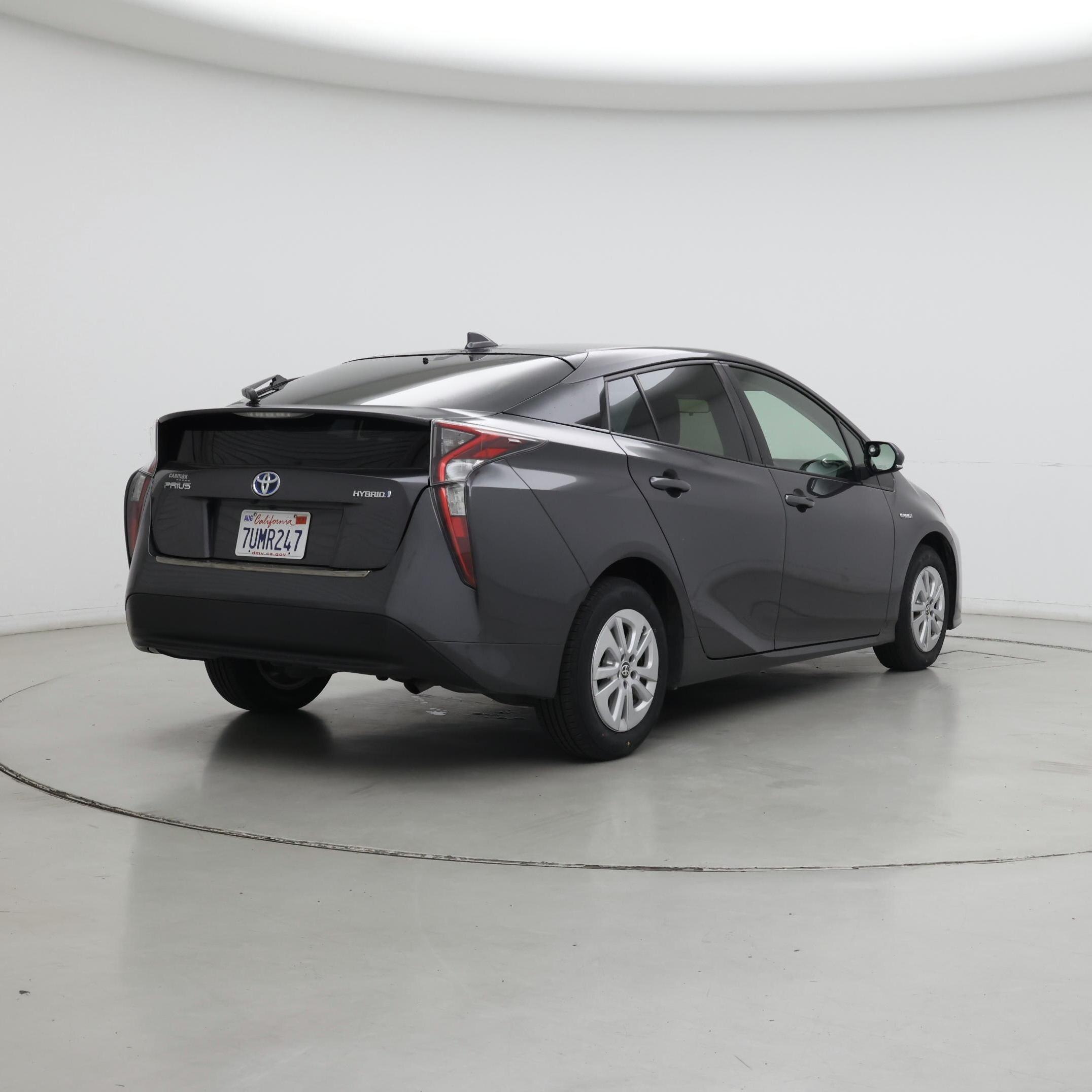 Thumbnail: 2016 Toyota Prius - 8