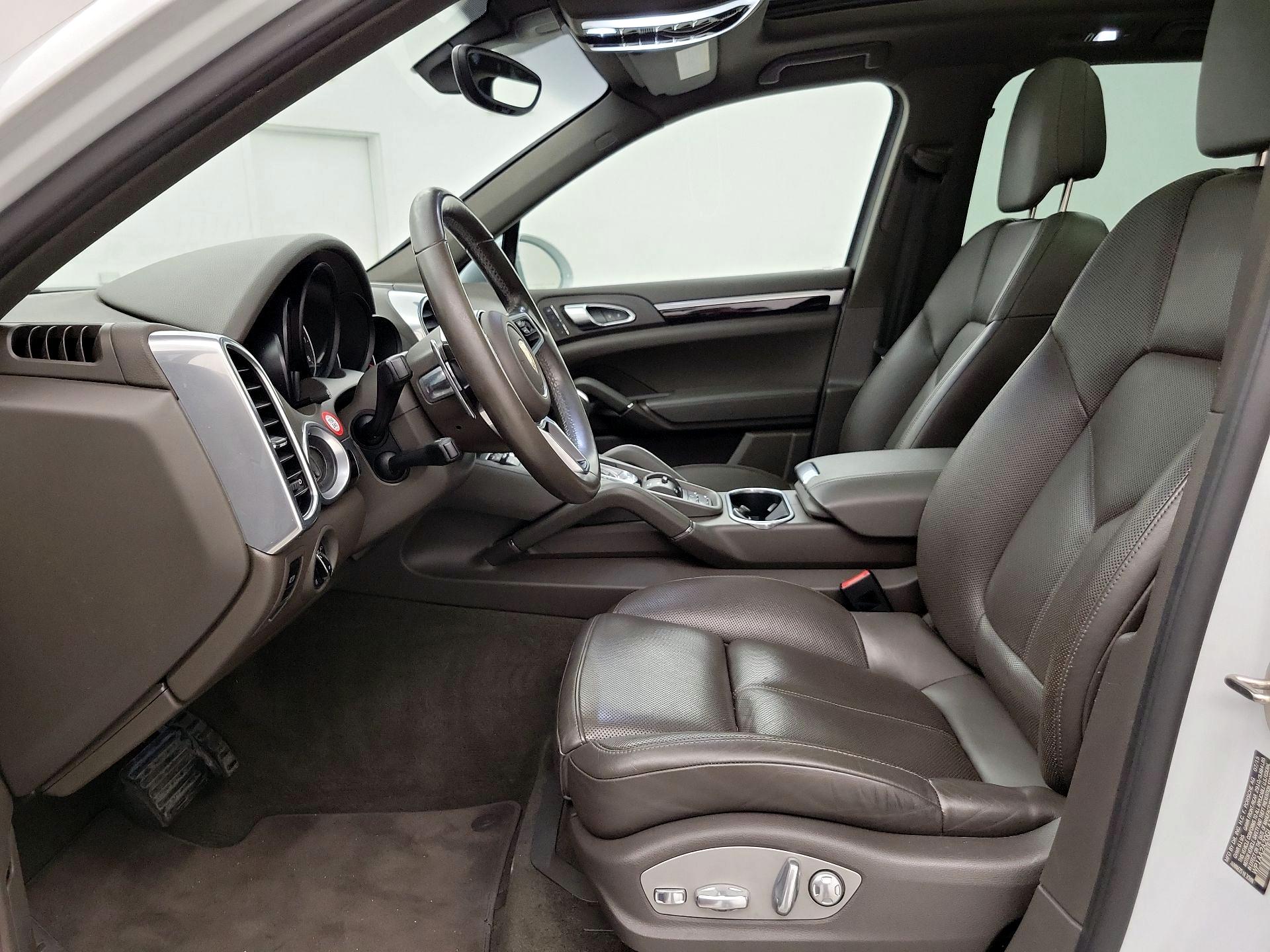 Thumbnail: 2016 Porsche Cayenne - 11