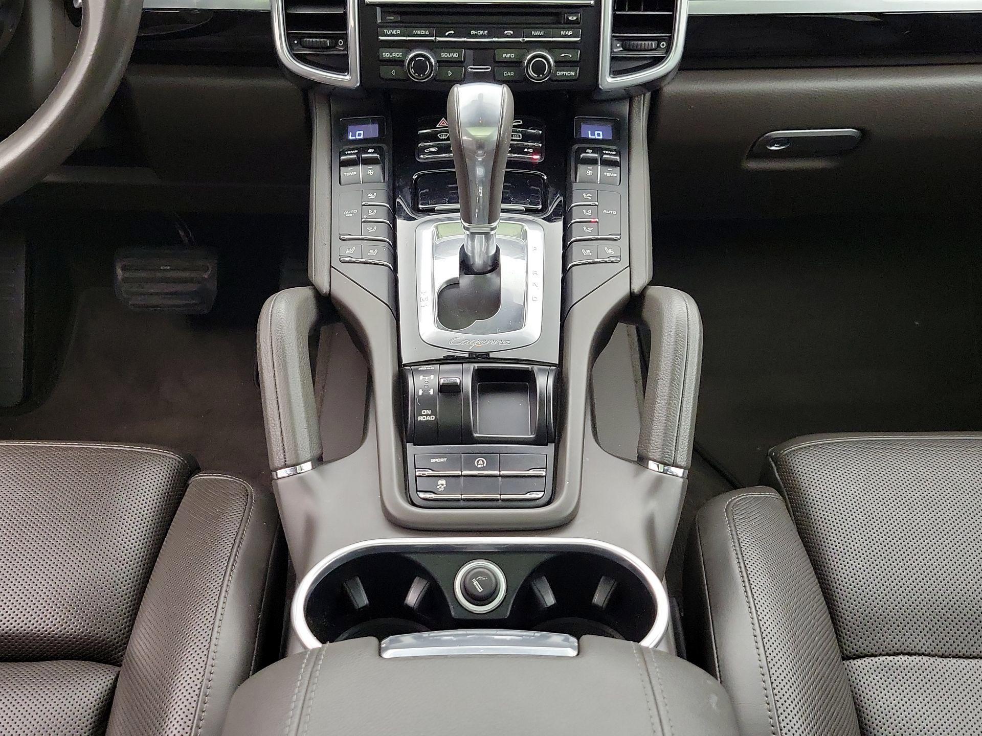 Thumbnail: 2016 Porsche Cayenne - 18