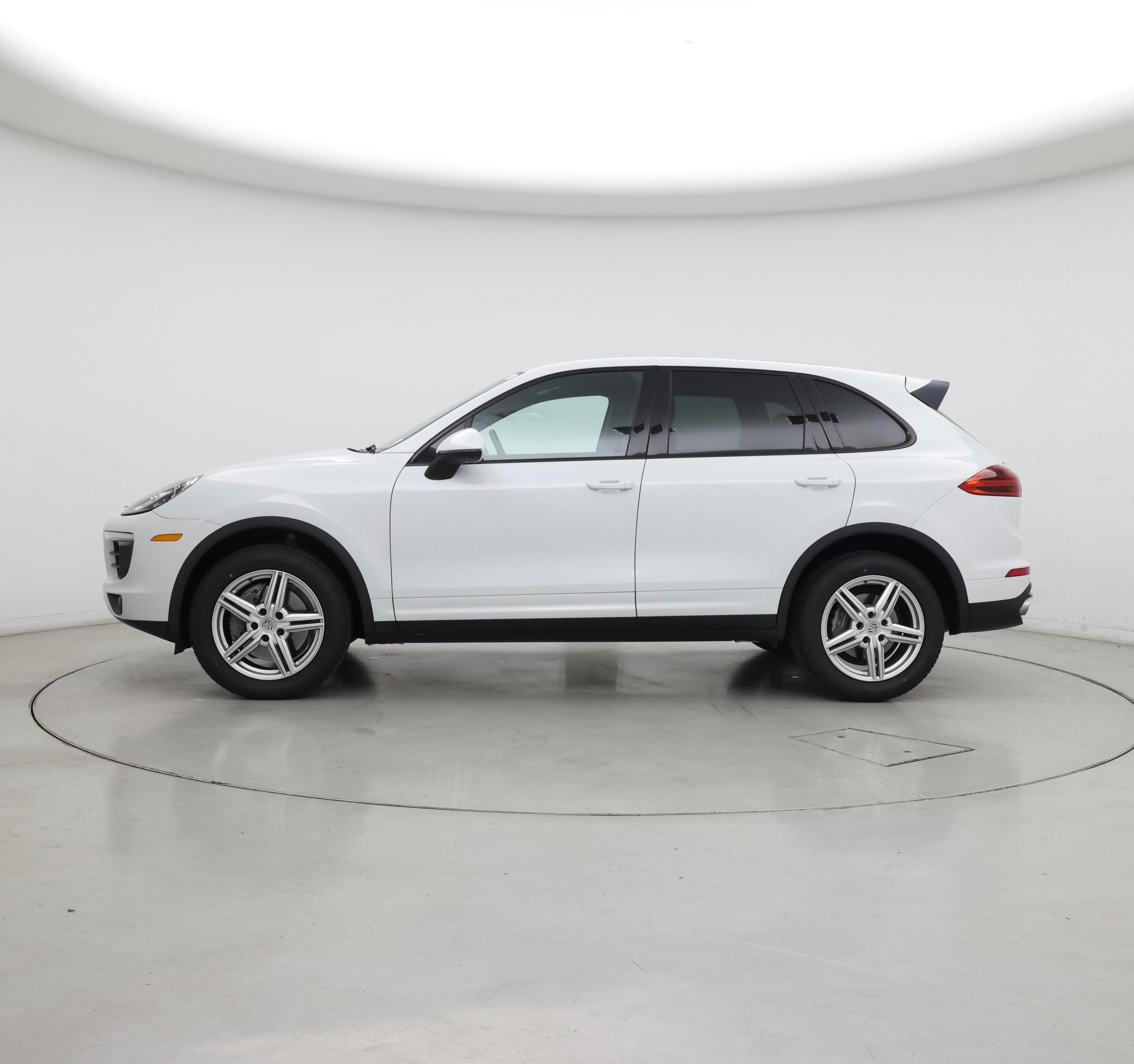 Thumbnail: 2016 Porsche Cayenne - 3
