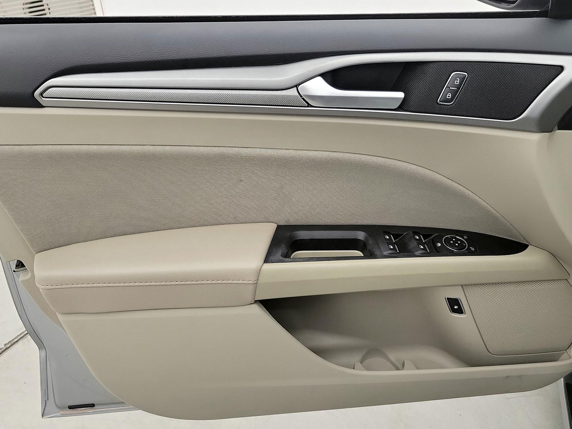 Thumbnail: 2020 Ford Fusion - 12