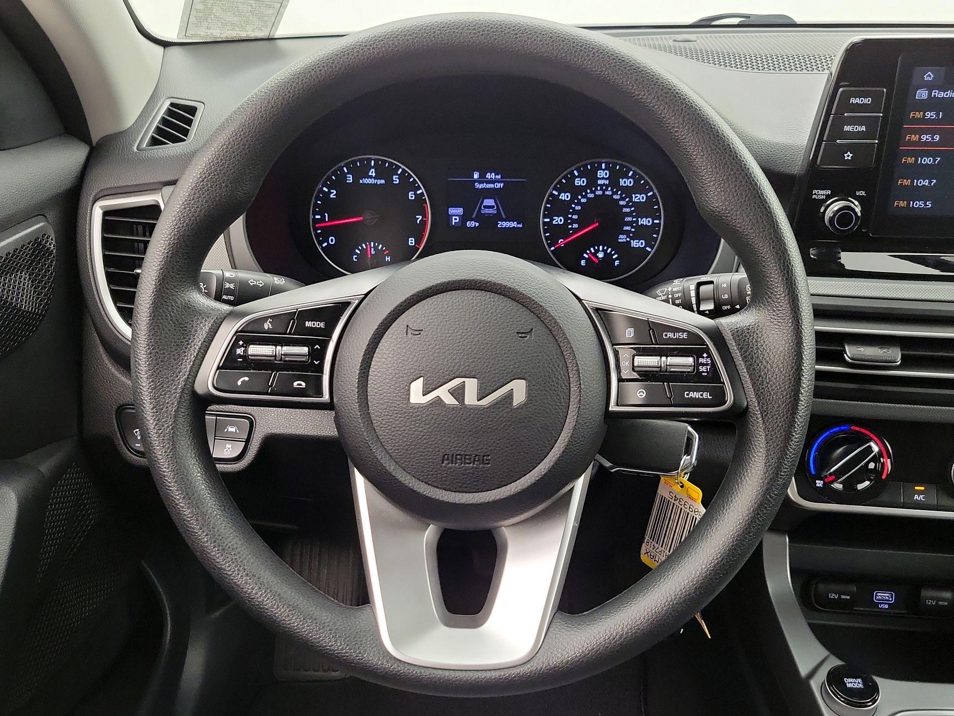 Thumbnail: 2023 Kia Seltos - 10