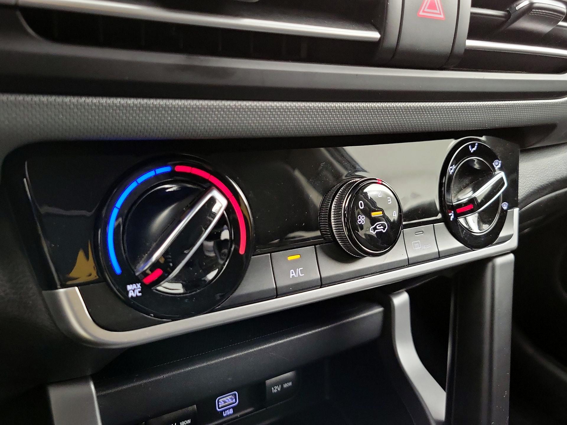 Thumbnail: 2023 Kia Seltos - 16