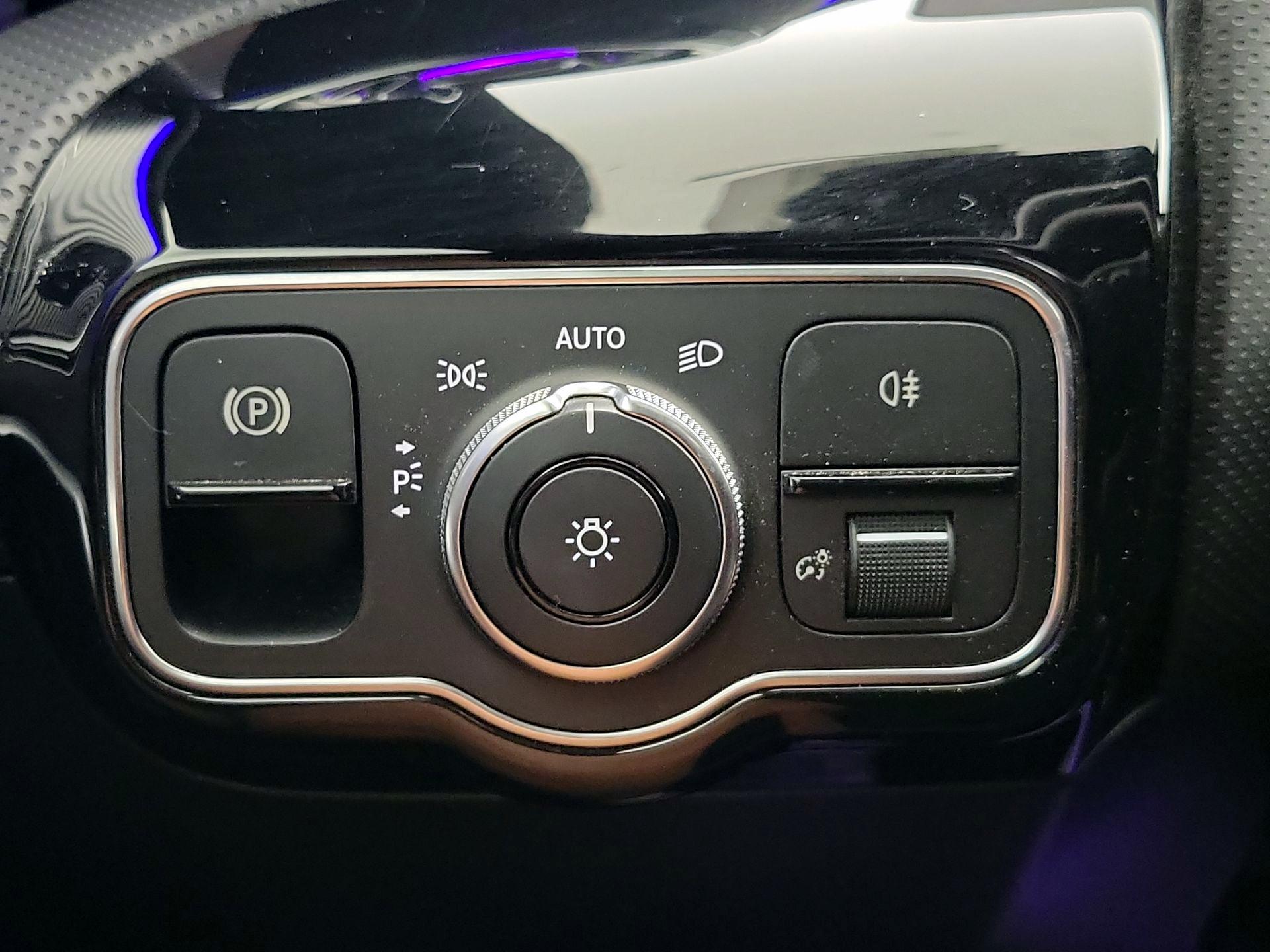 Thumbnail: 2020 Mercedes-Benz A-Class - 13