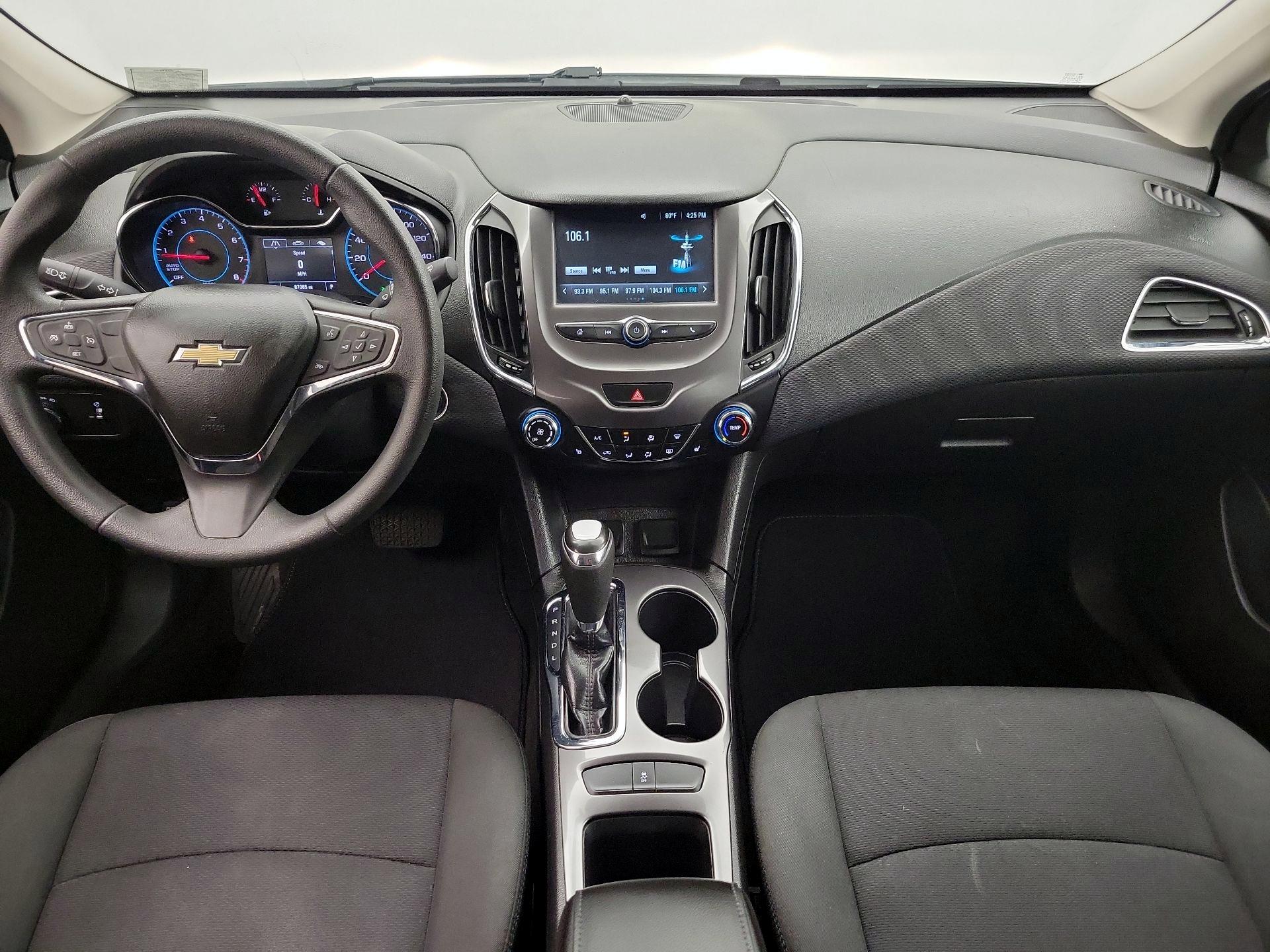 Thumbnail: 2017 Chevrolet Cruze - 9