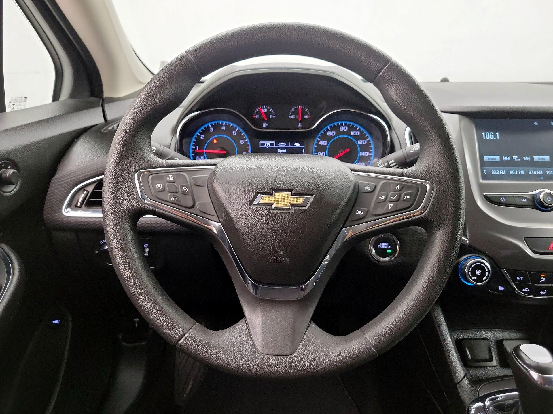 Thumbnail: 2017 Chevrolet Cruze - 10