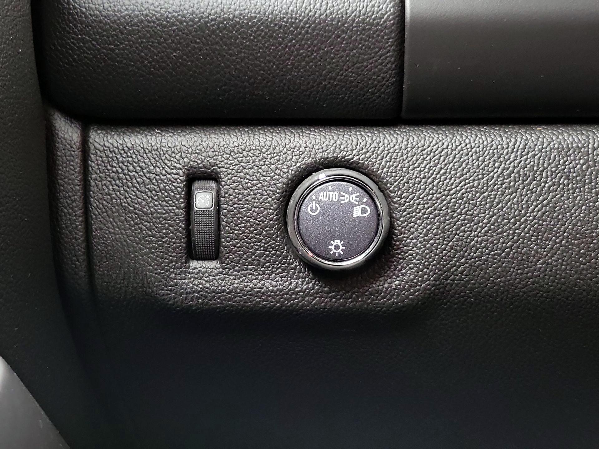 Thumbnail: 2022 Chevrolet Colorado - 13