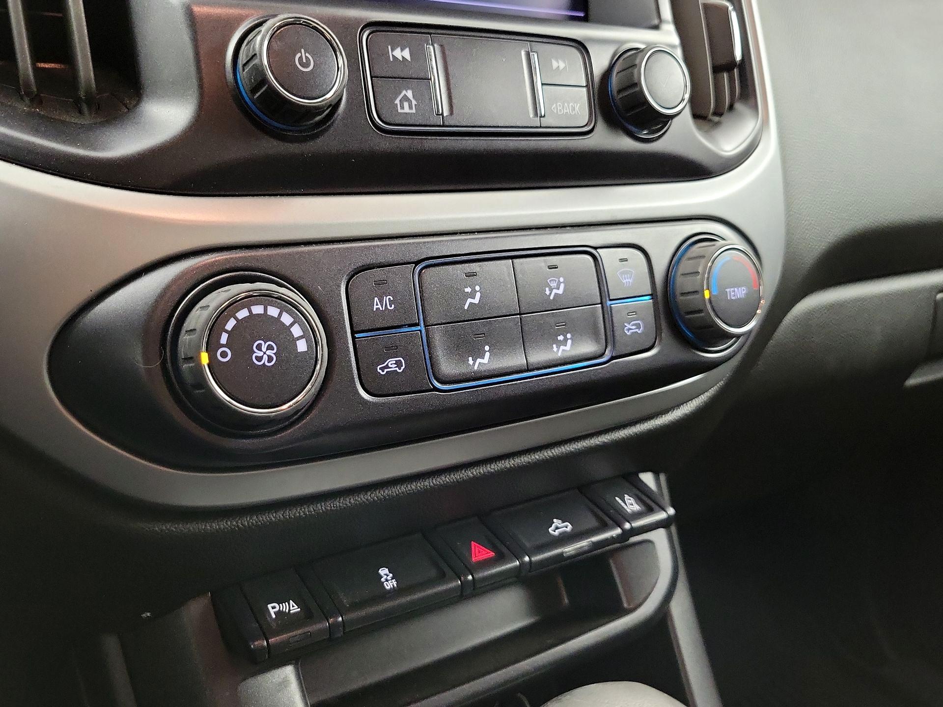 Thumbnail: 2022 Chevrolet Colorado - 16