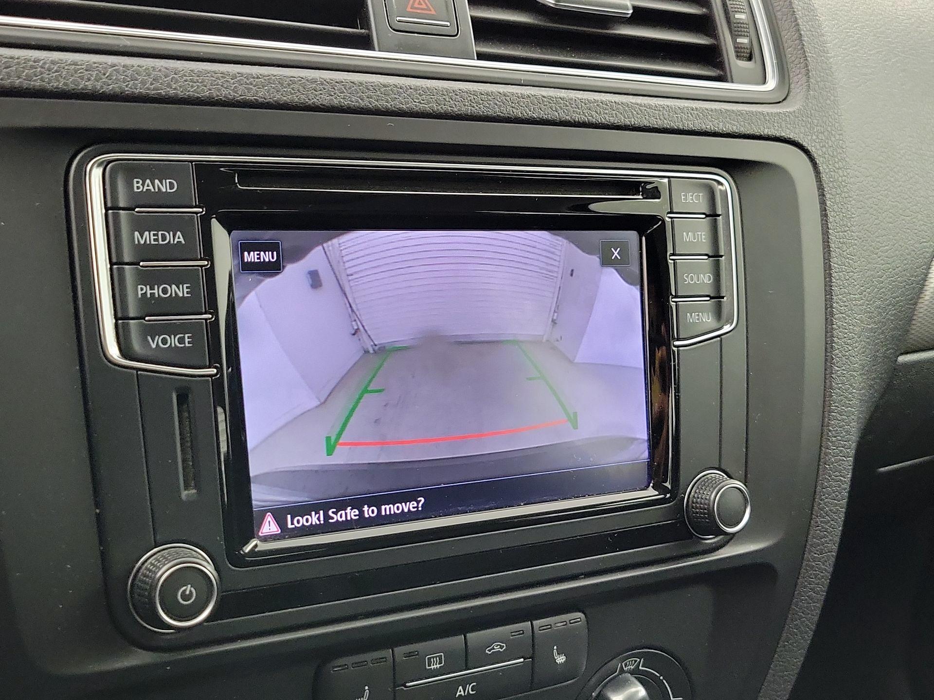 Thumbnail: 2017 Volkswagen Jetta - 14