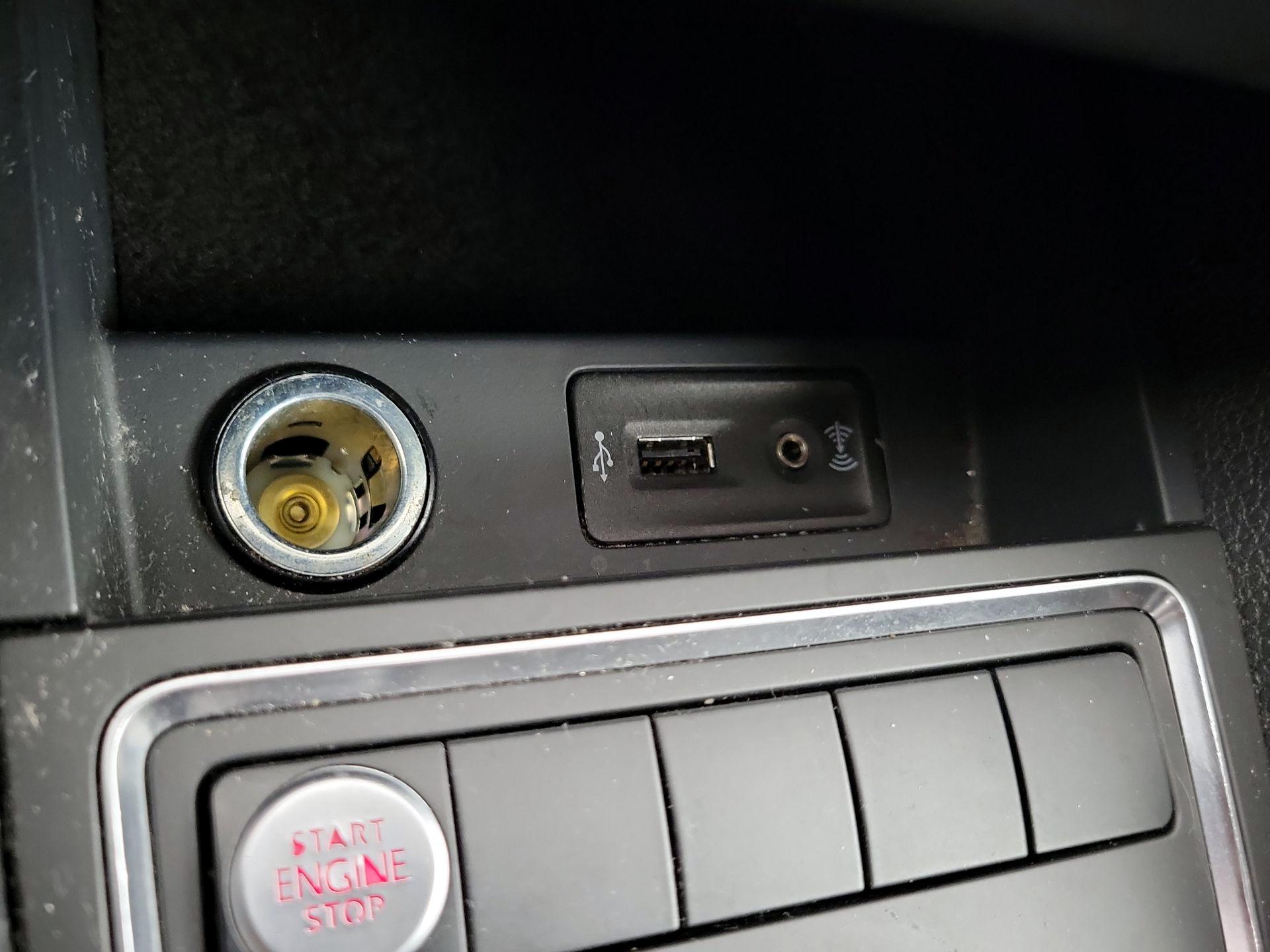 Thumbnail: 2017 Volkswagen Jetta - 18