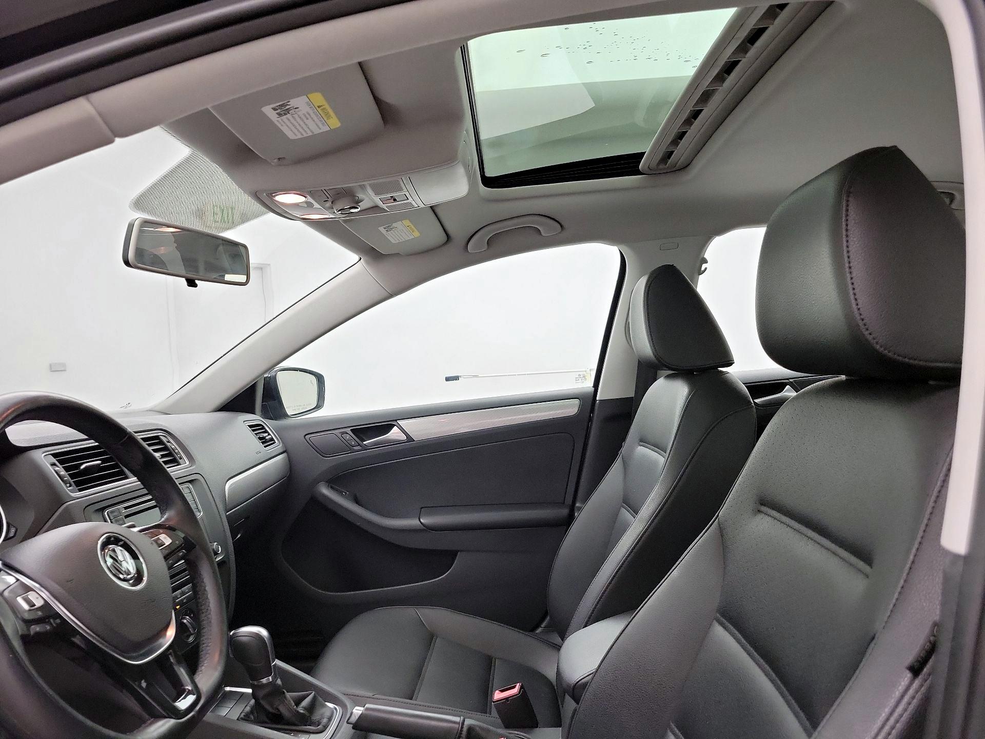 Thumbnail: 2017 Volkswagen Jetta - 19