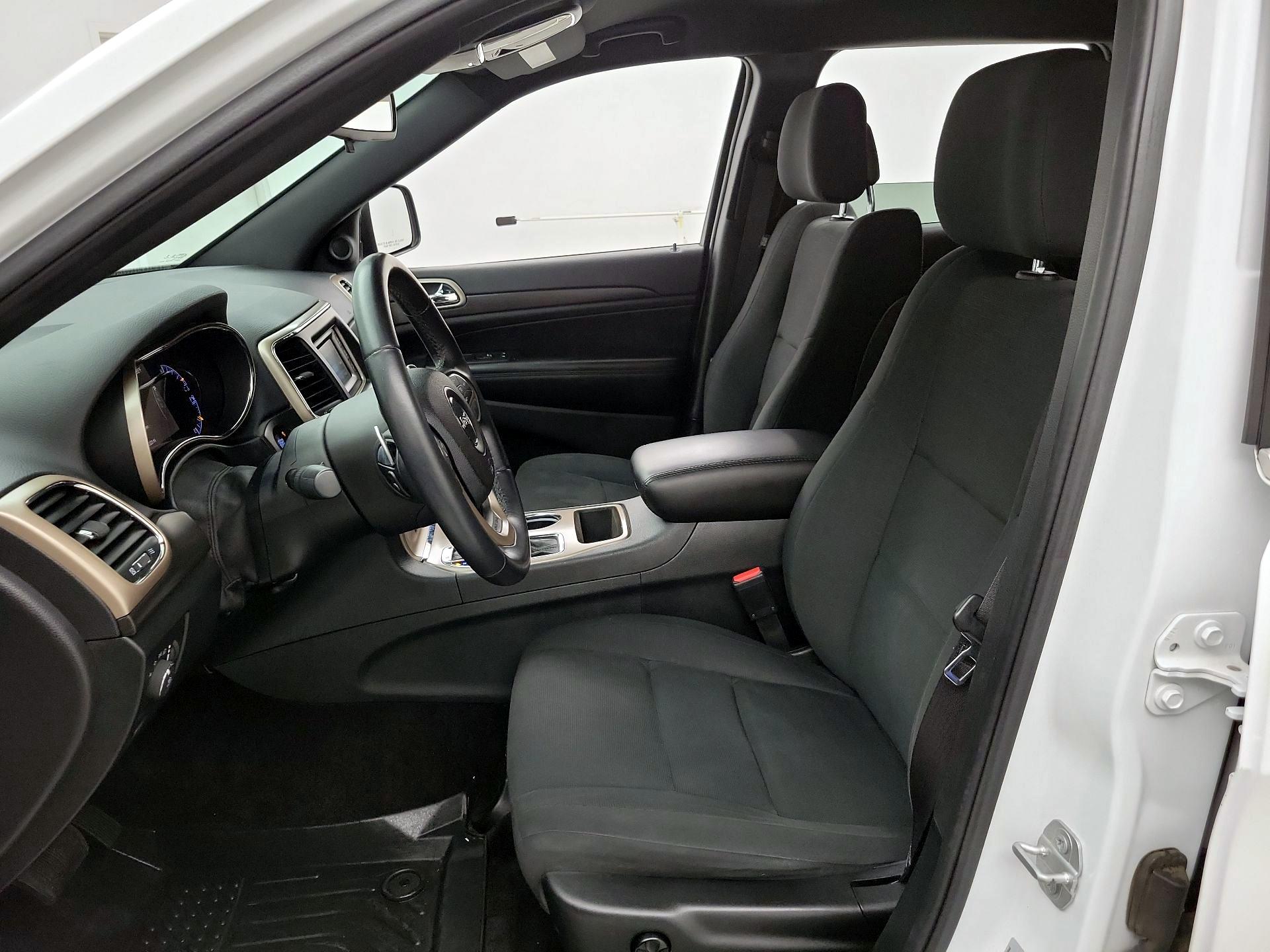 Thumbnail: 2016 Jeep Grand Cherokee - 11