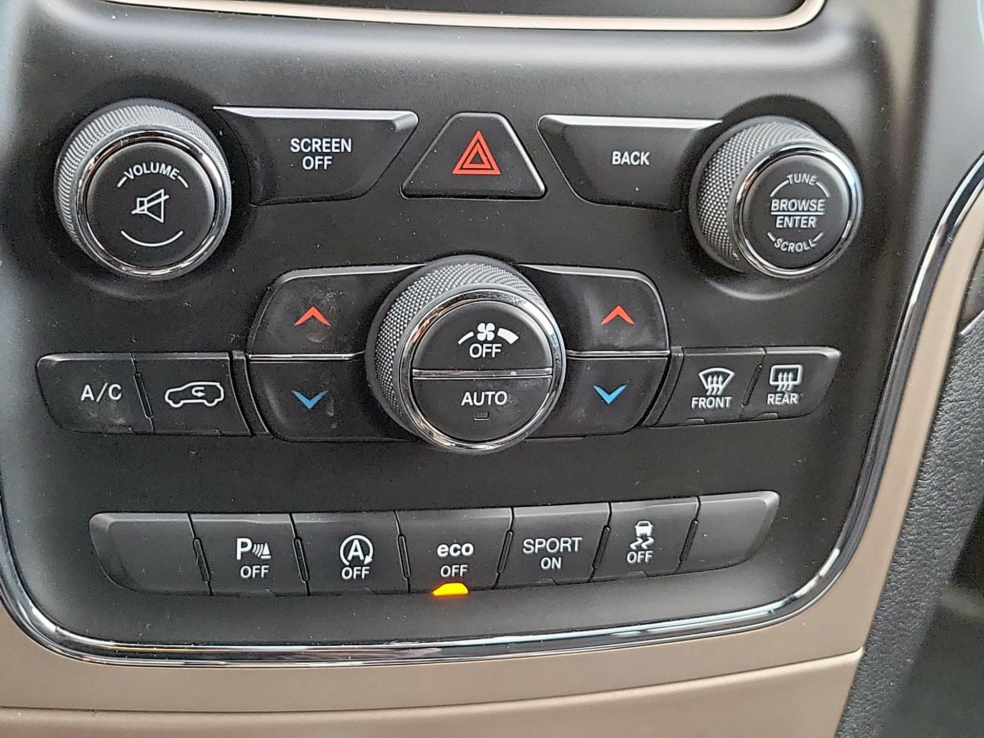 Thumbnail: 2016 Jeep Grand Cherokee - 16