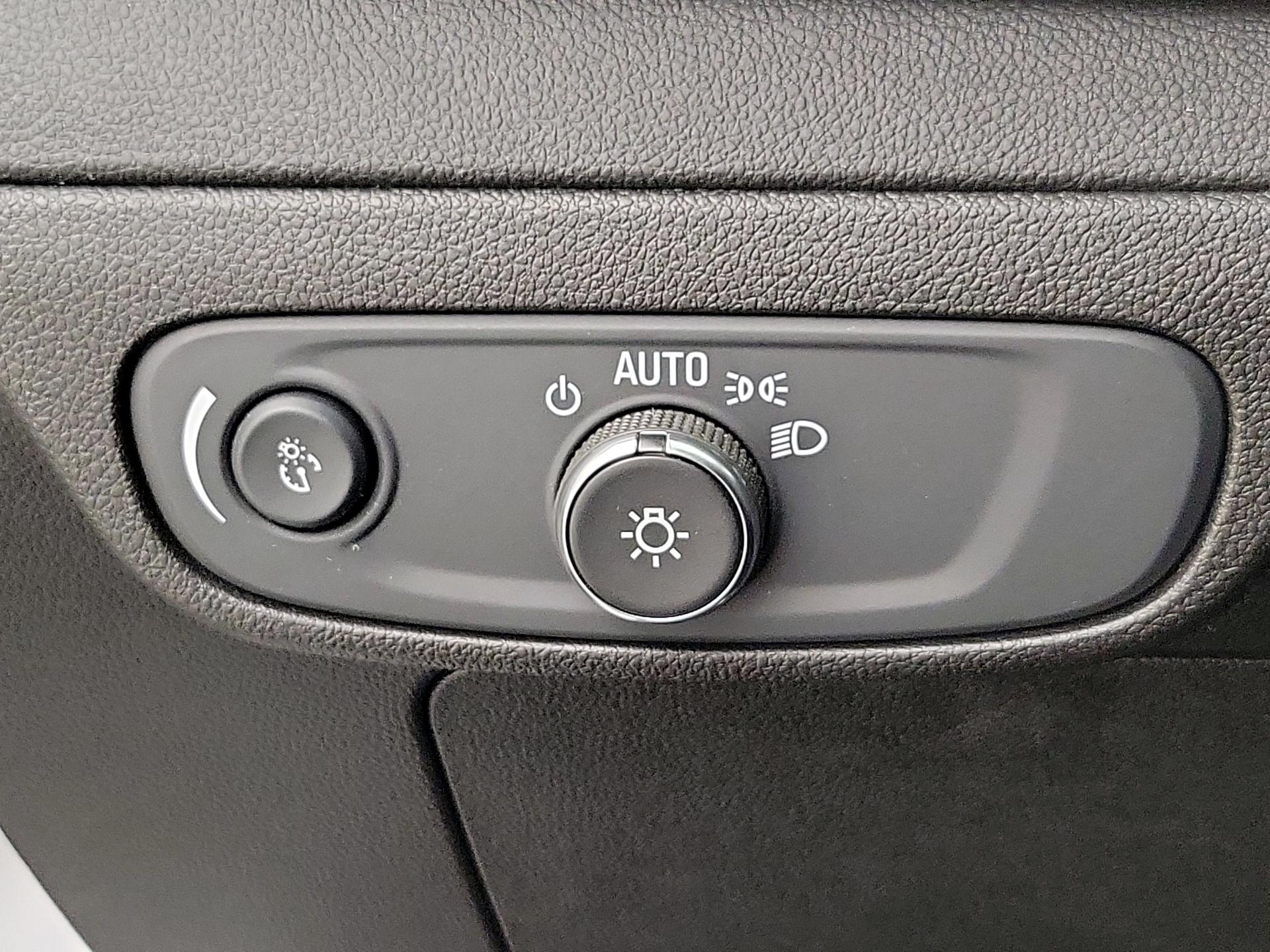 Thumbnail: 2022 Chevrolet Bolt EUV - 13