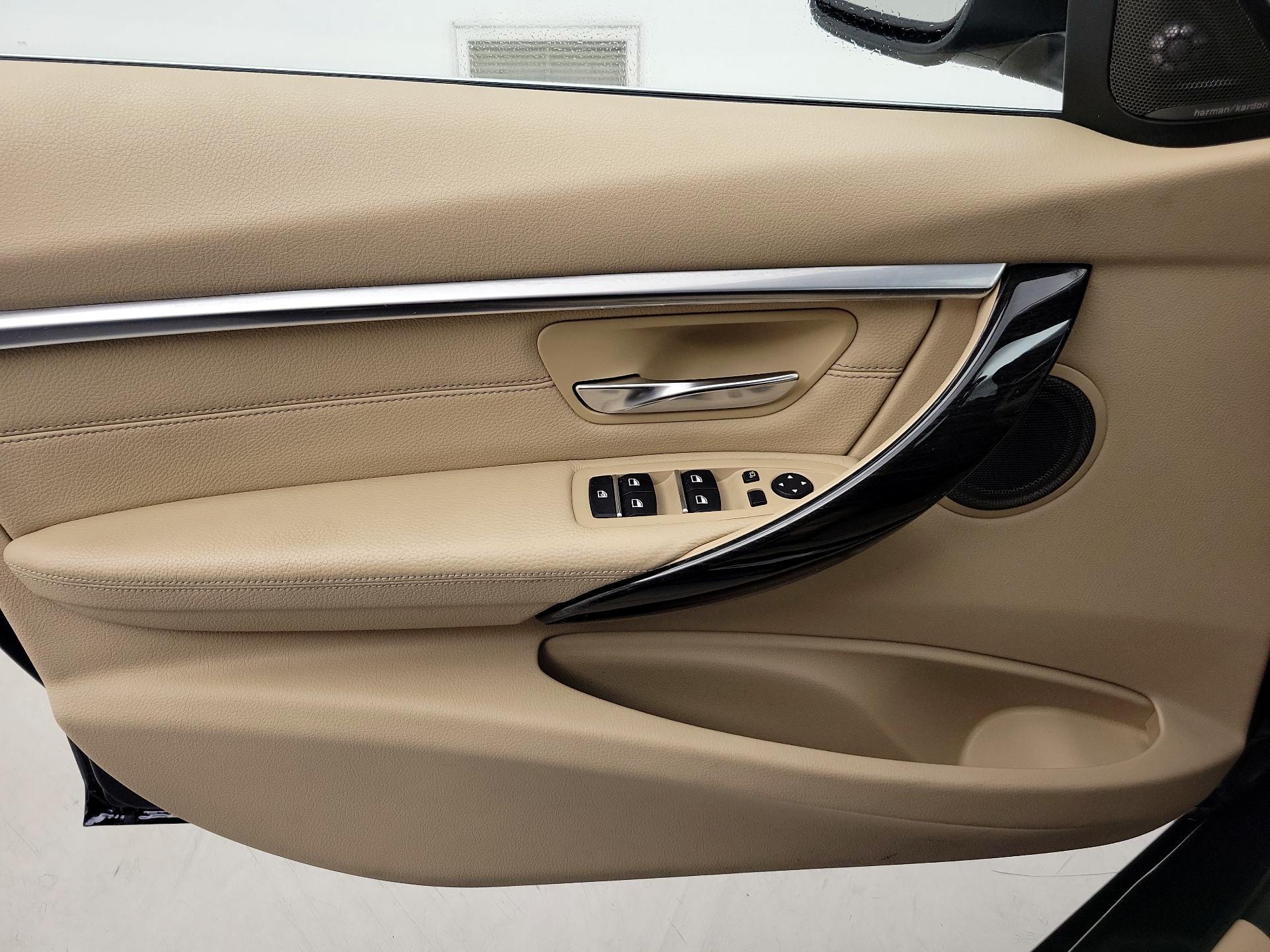 Thumbnail: 2016 BMW 3 Series - 12