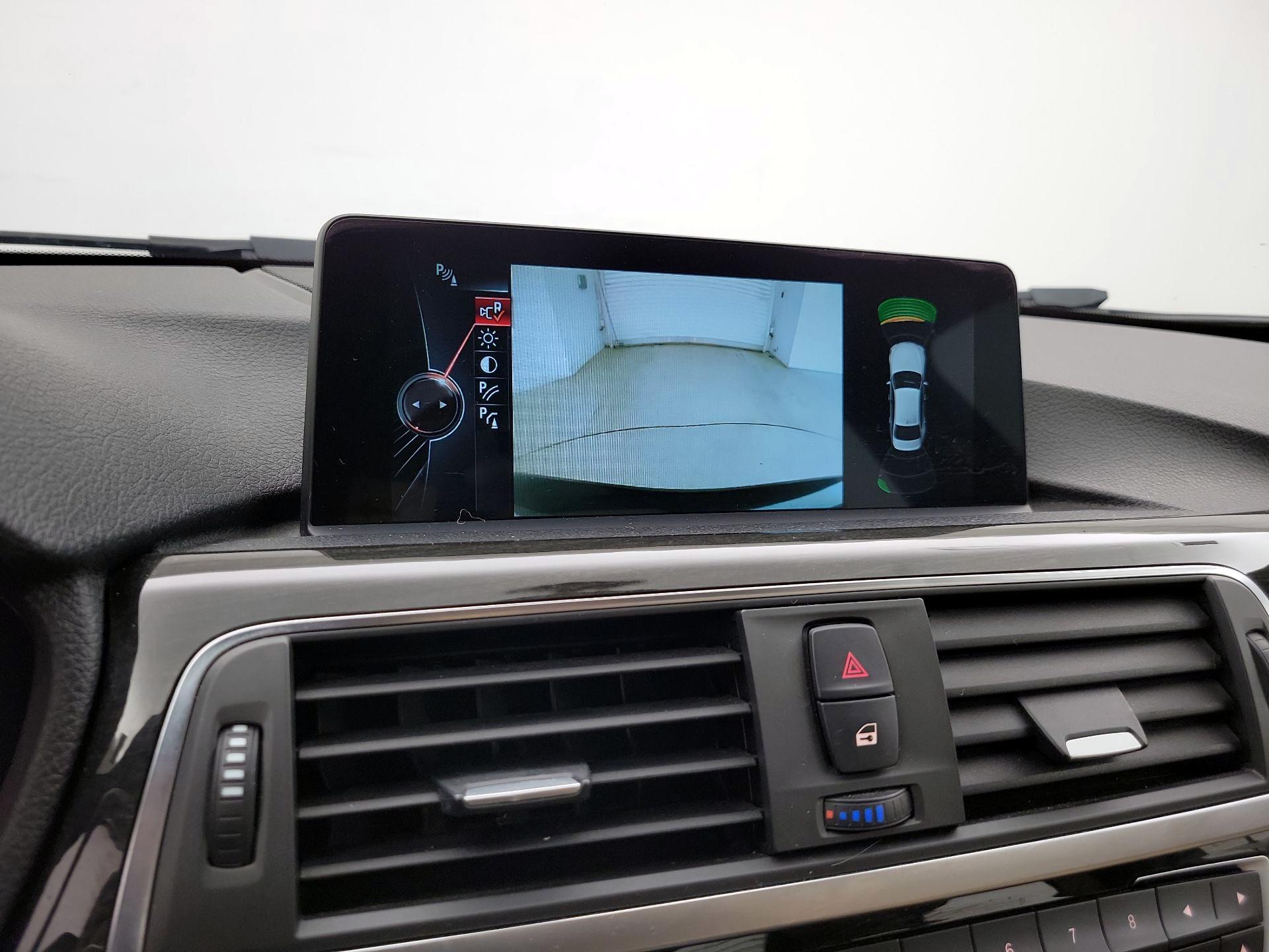 Thumbnail: 2016 BMW 3 Series - 15