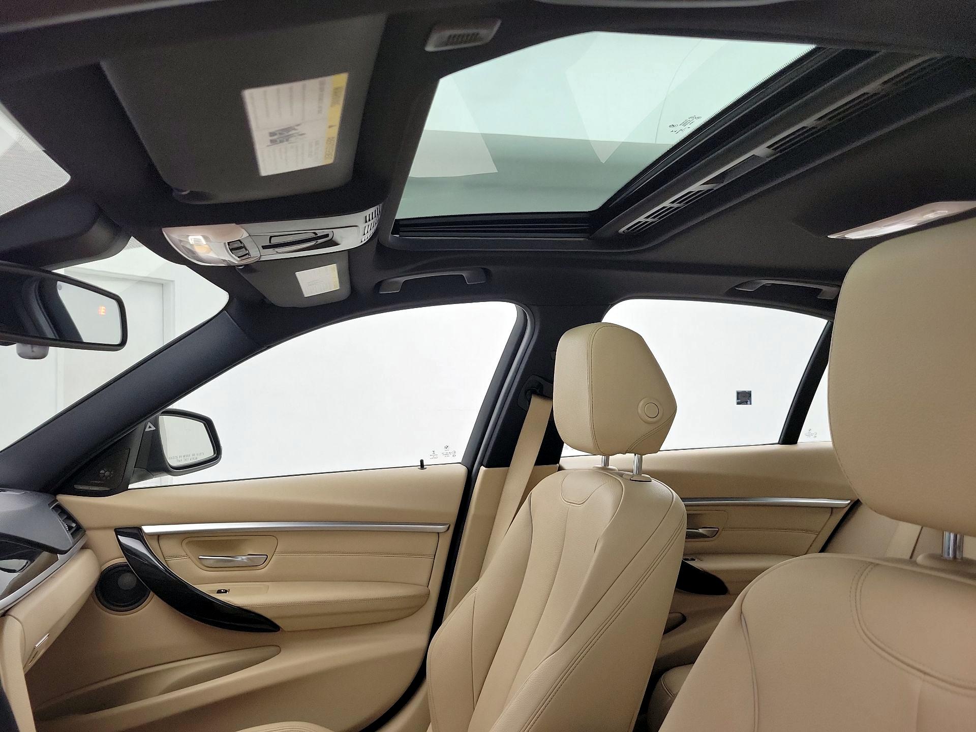 Thumbnail: 2016 BMW 3 Series - 20