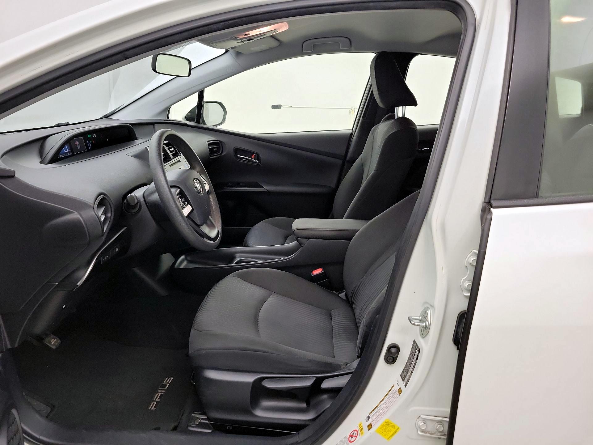 Thumbnail: 2016 Toyota Prius - 11