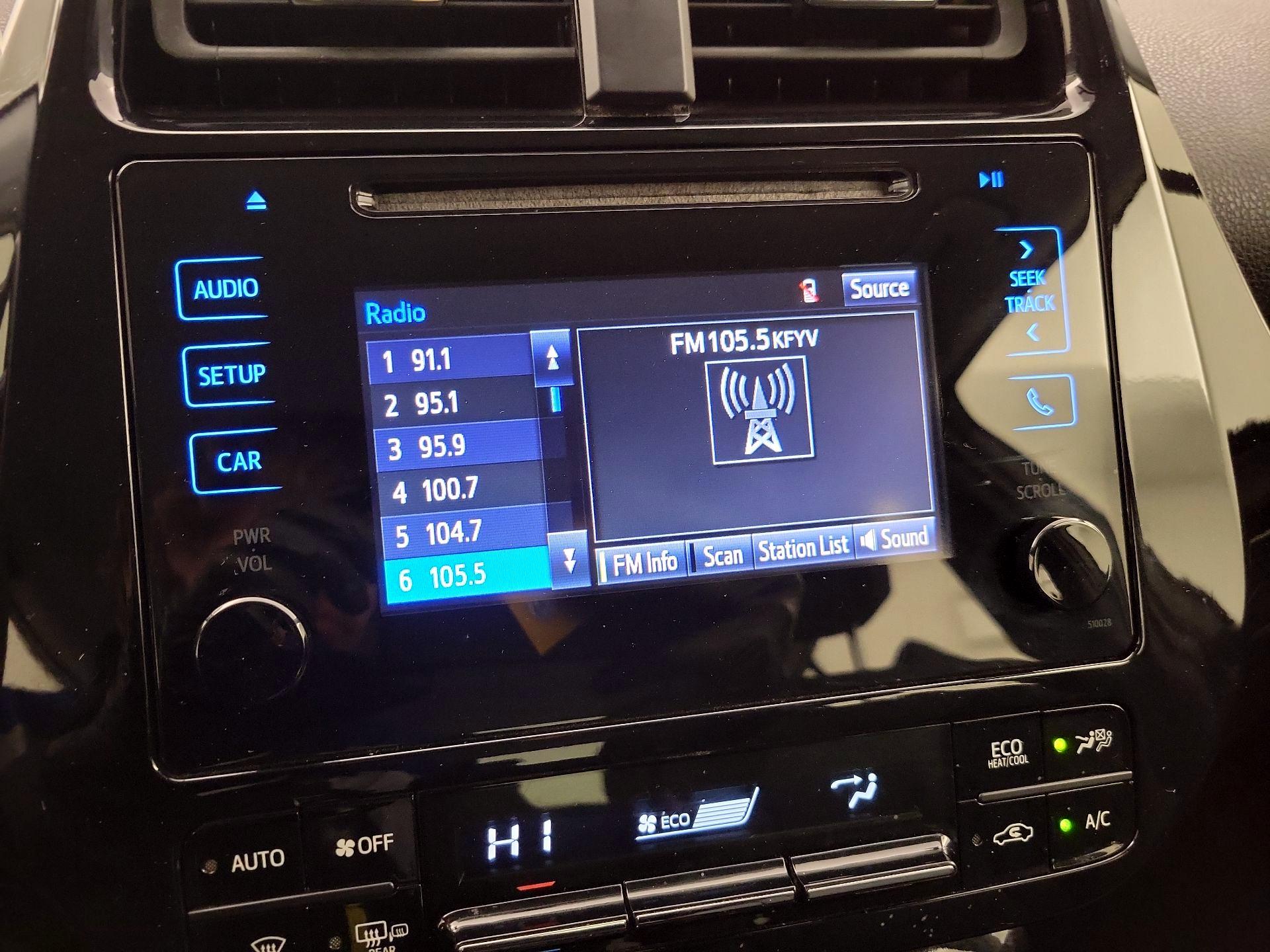 Thumbnail: 2016 Toyota Prius - 15