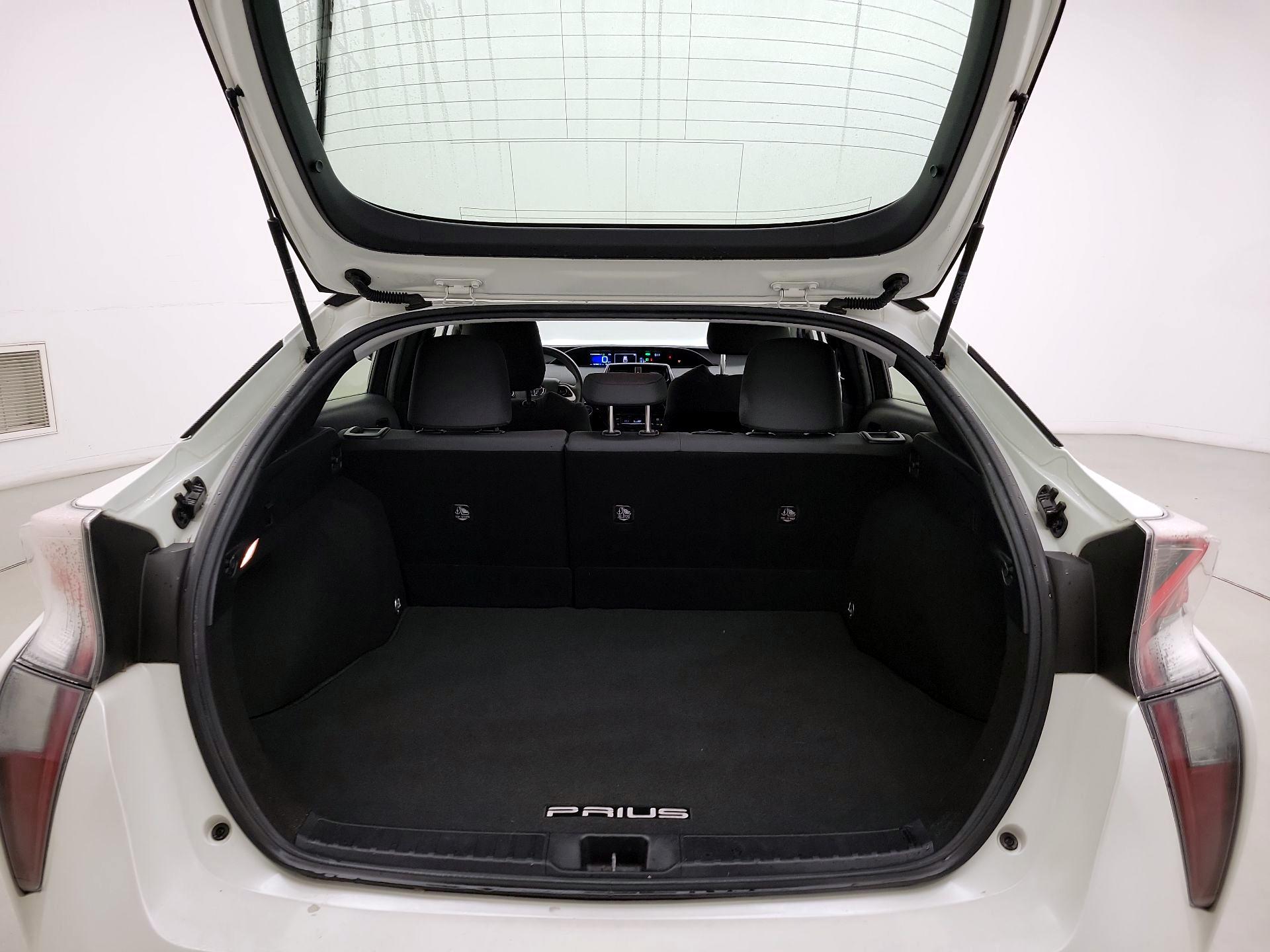 Thumbnail: 2016 Toyota Prius - 20