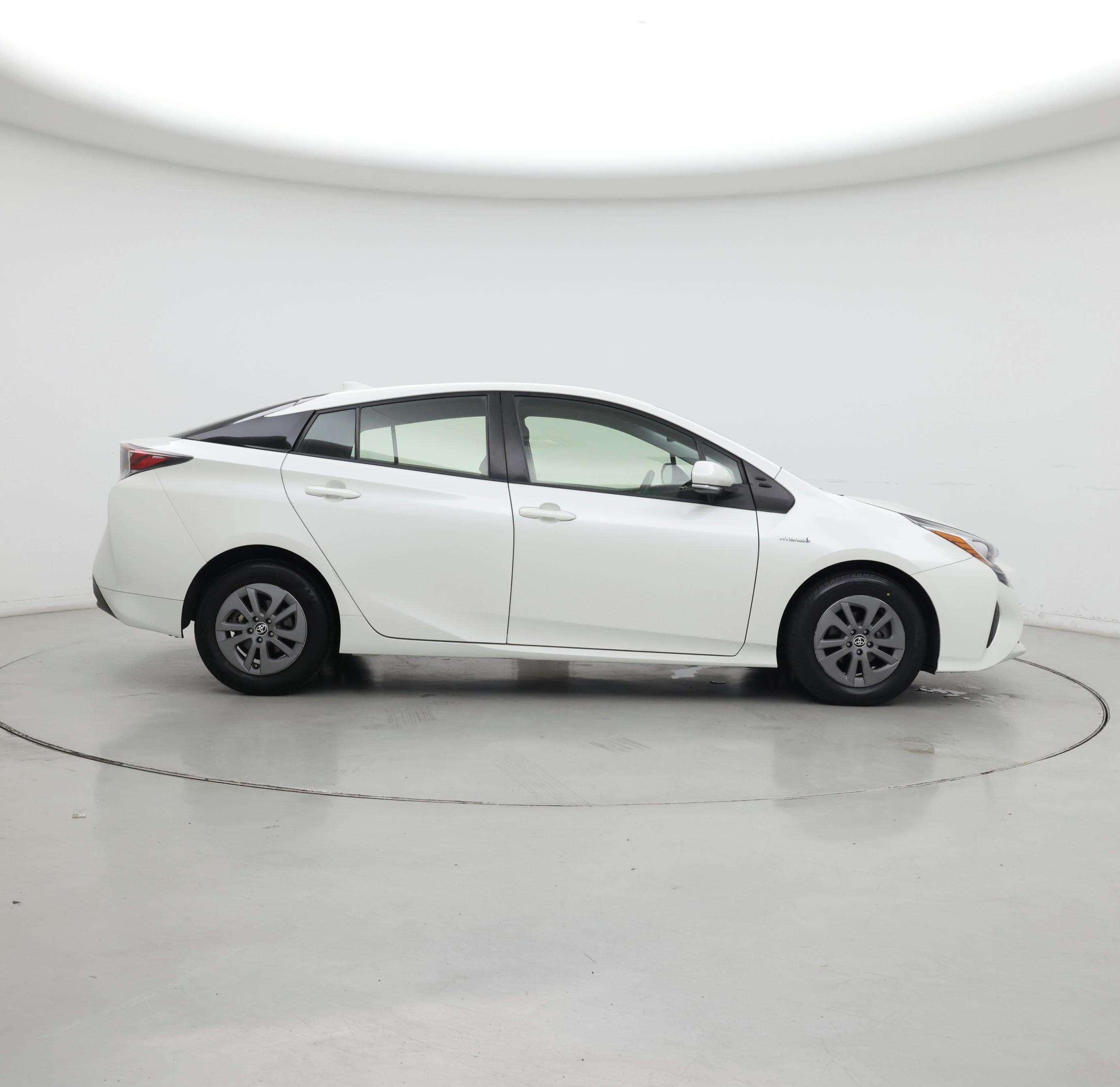 Thumbnail: 2016 Toyota Prius - 7