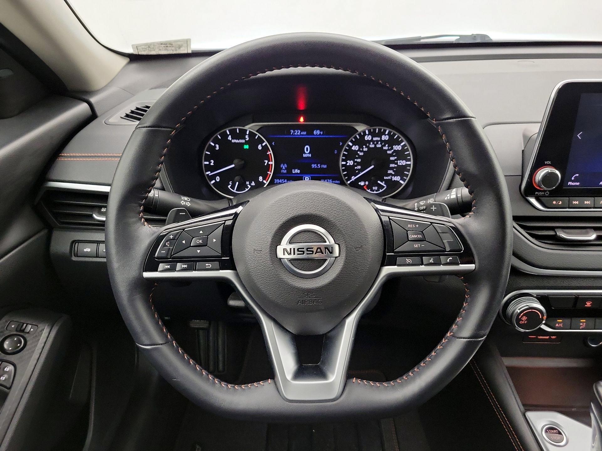 Thumbnail: 2021 Nissan Altima - 10