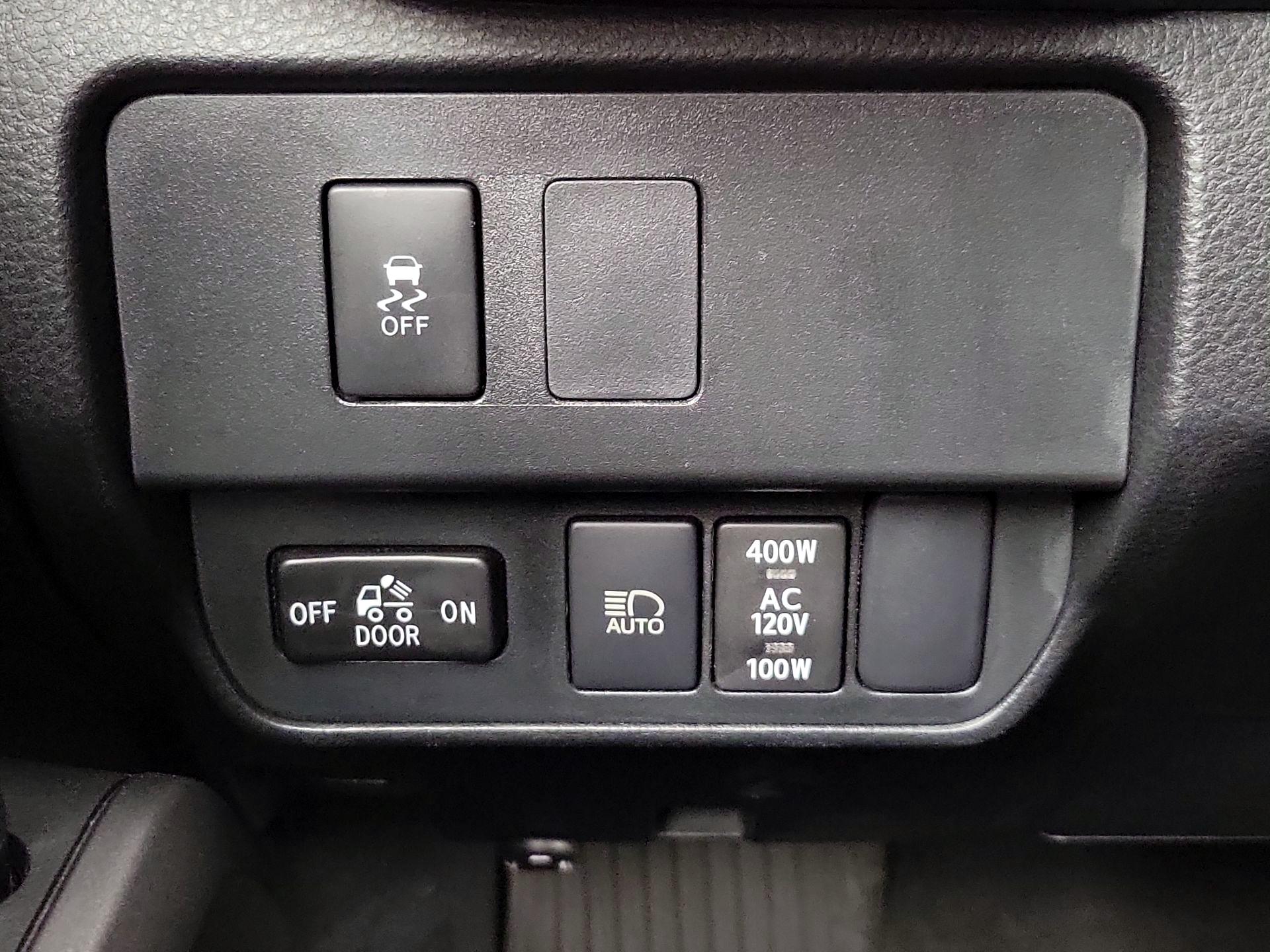 Thumbnail: 2023 Toyota Tacoma - 13