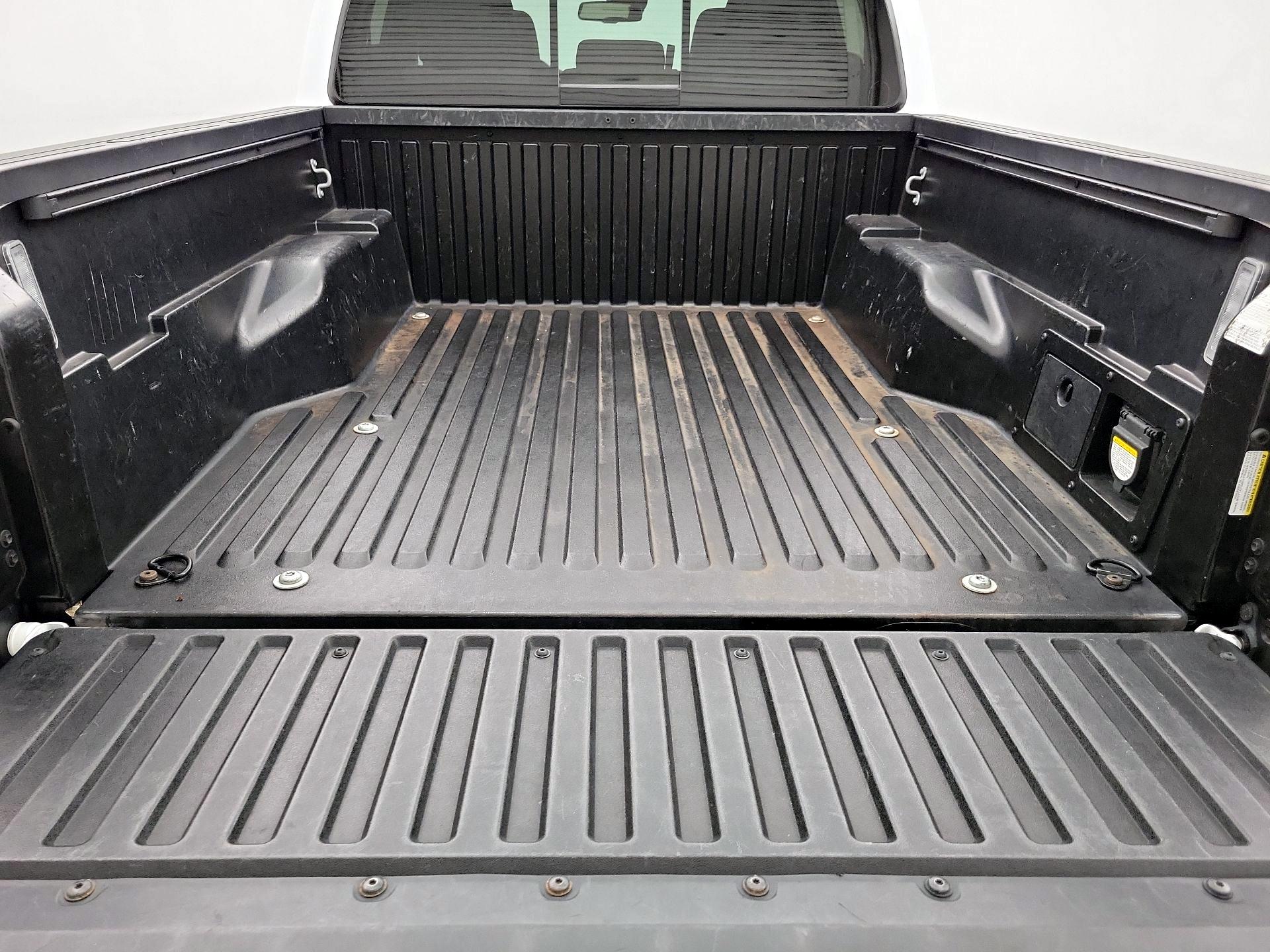 Thumbnail: 2023 Toyota Tacoma - 20