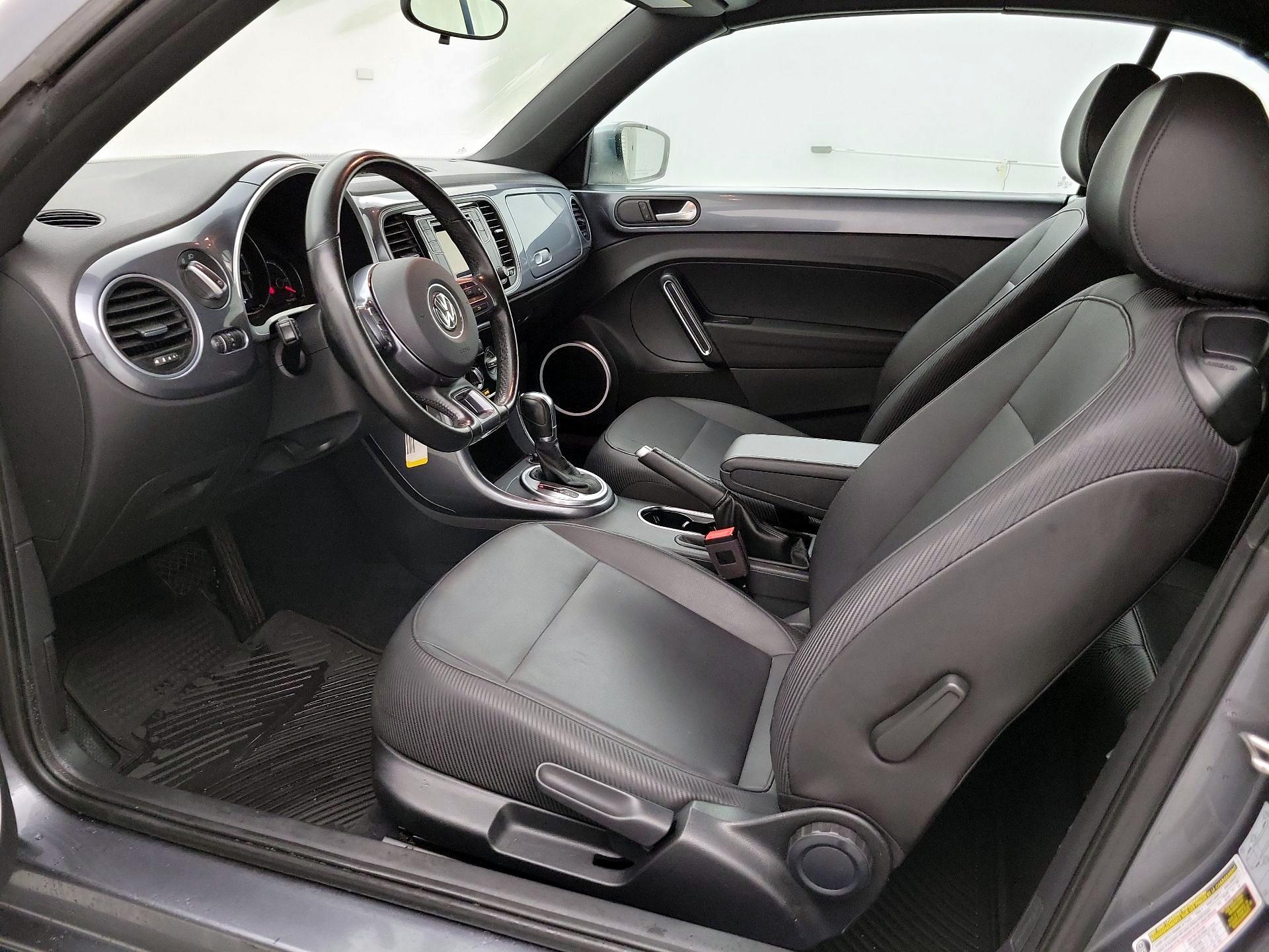 Thumbnail: 2018 Volkswagen Beetle - 11