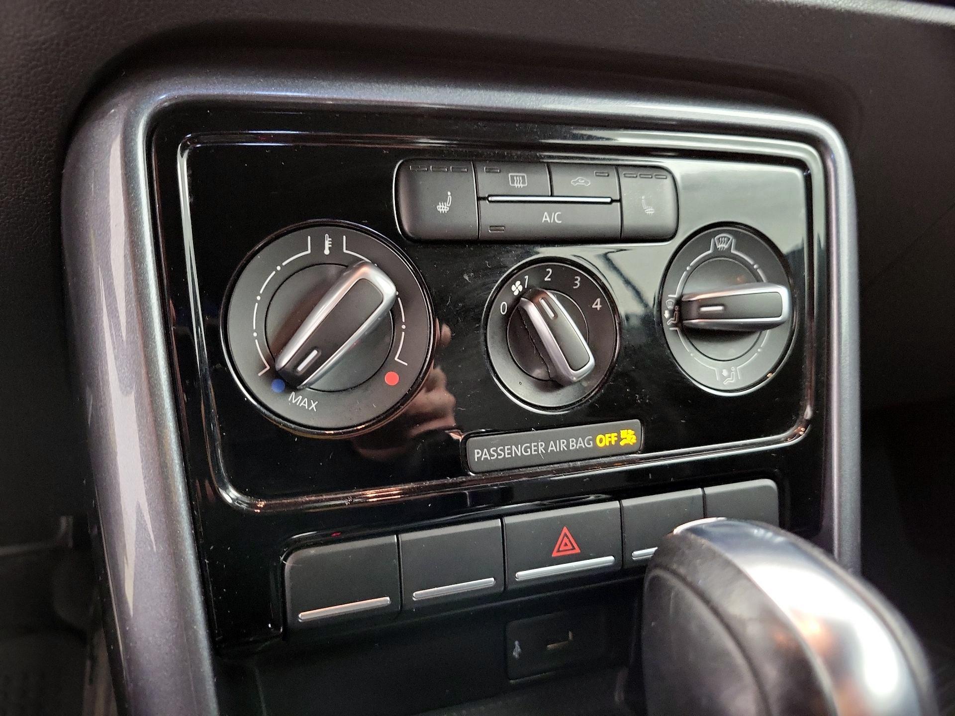 Thumbnail: 2018 Volkswagen Beetle - 16