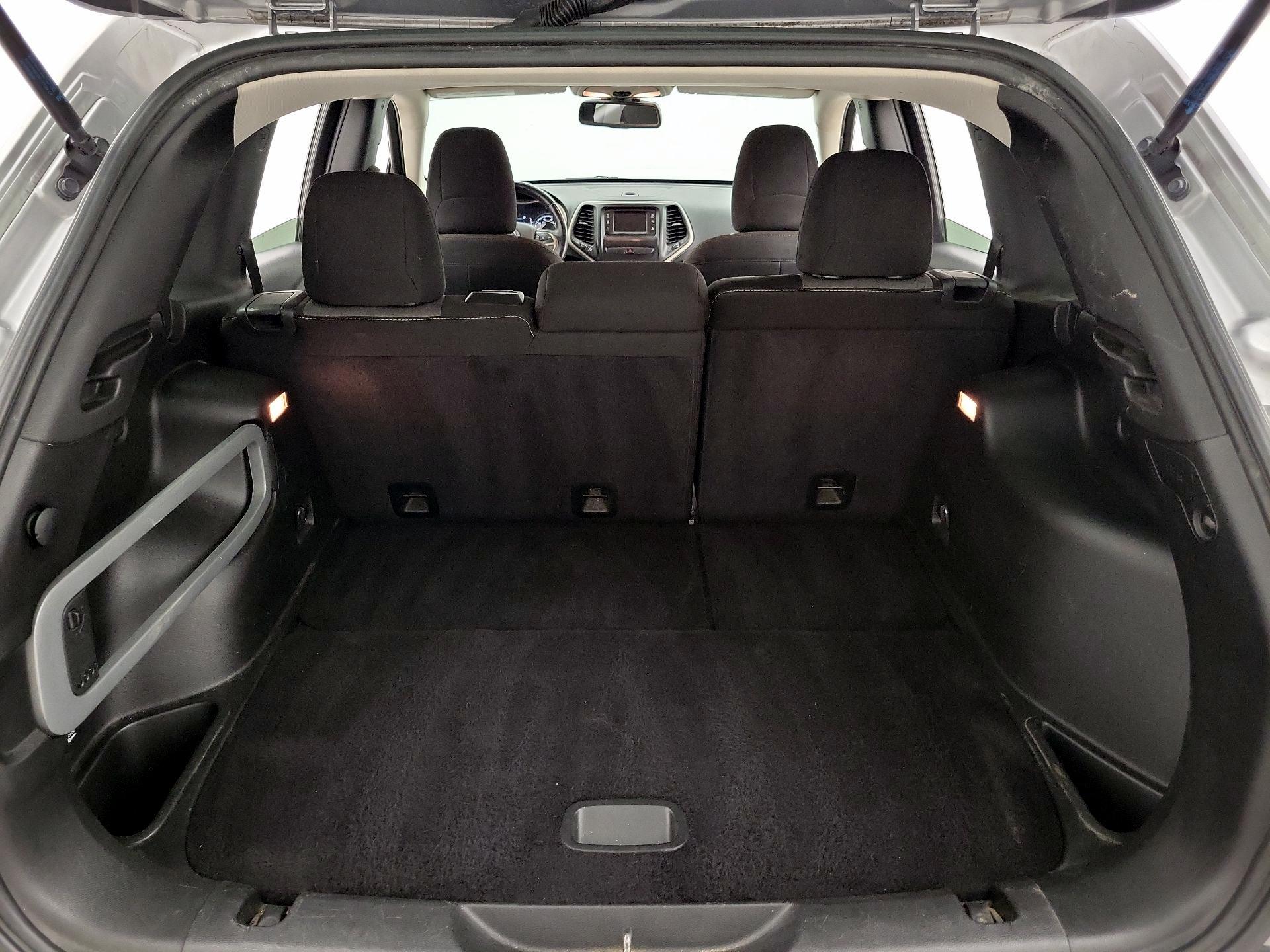 Thumbnail: 2014 Jeep Cherokee - 19