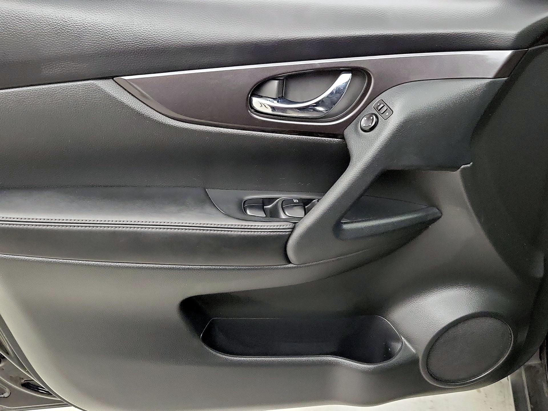 Thumbnail: 2020 Nissan Rogue - 12