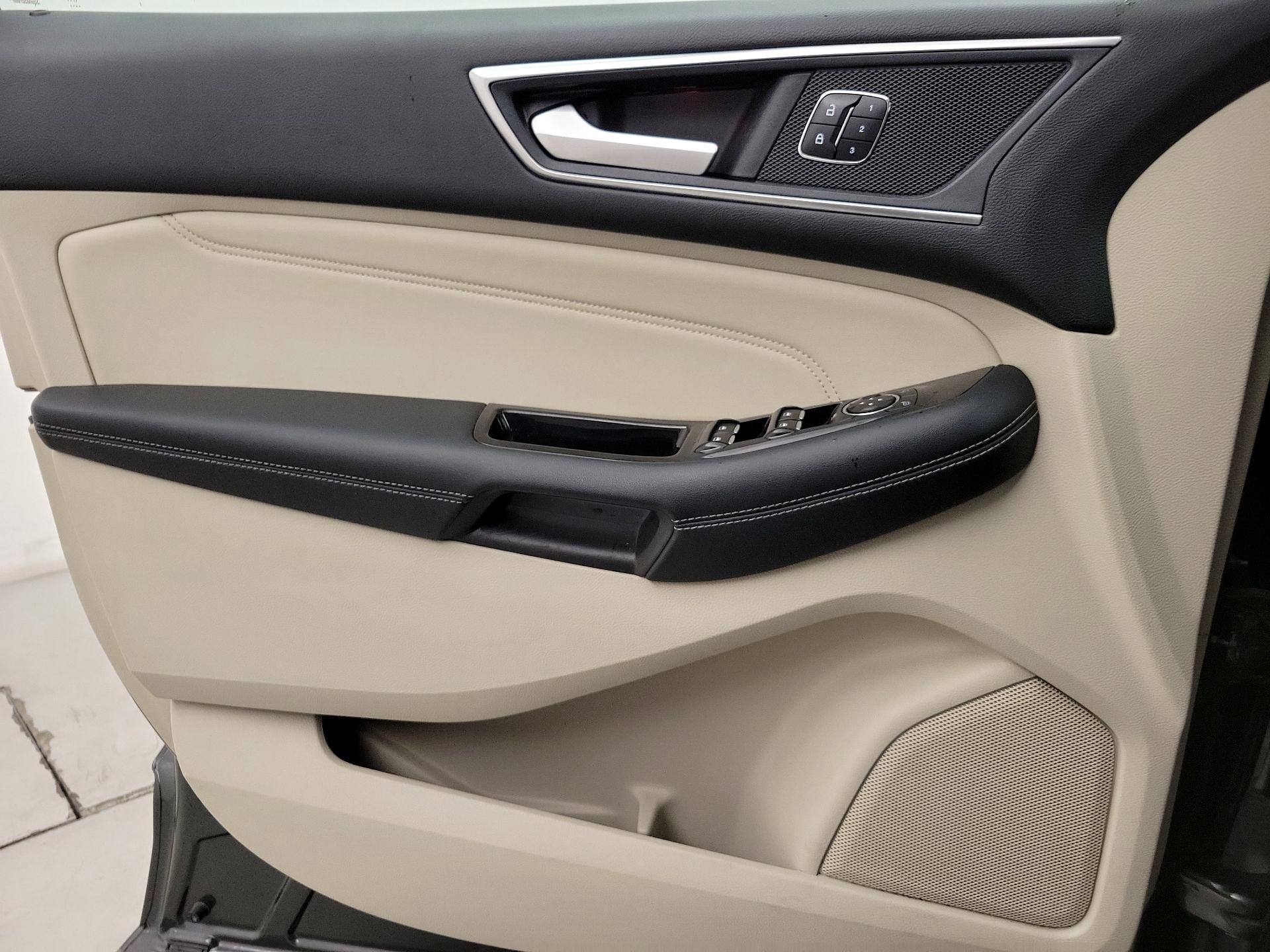 Thumbnail: 2018 Ford Edge - 12