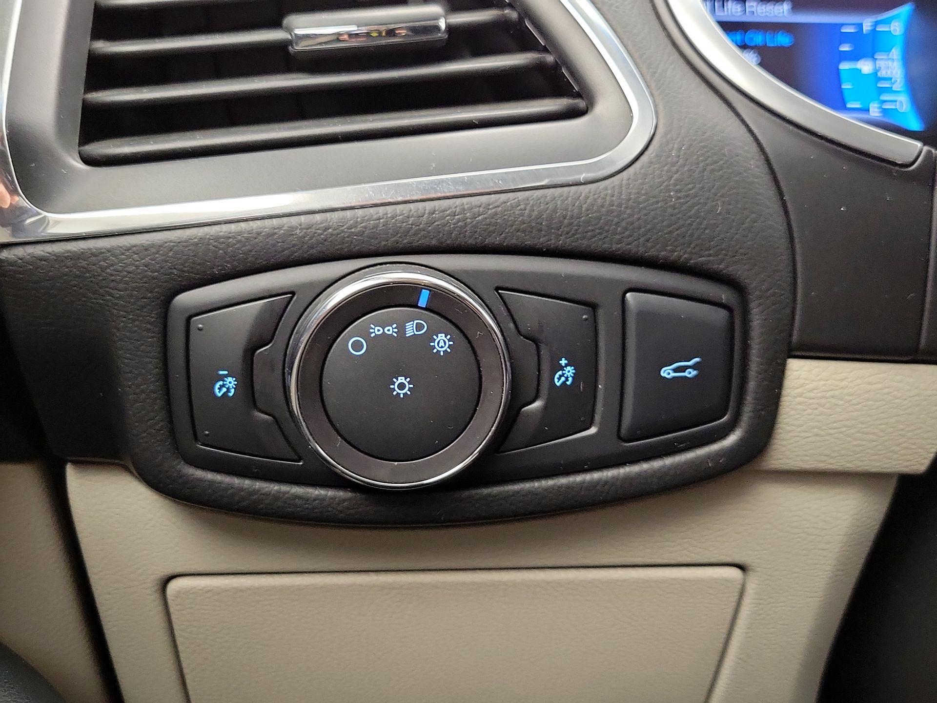 Thumbnail: 2018 Ford Edge - 13