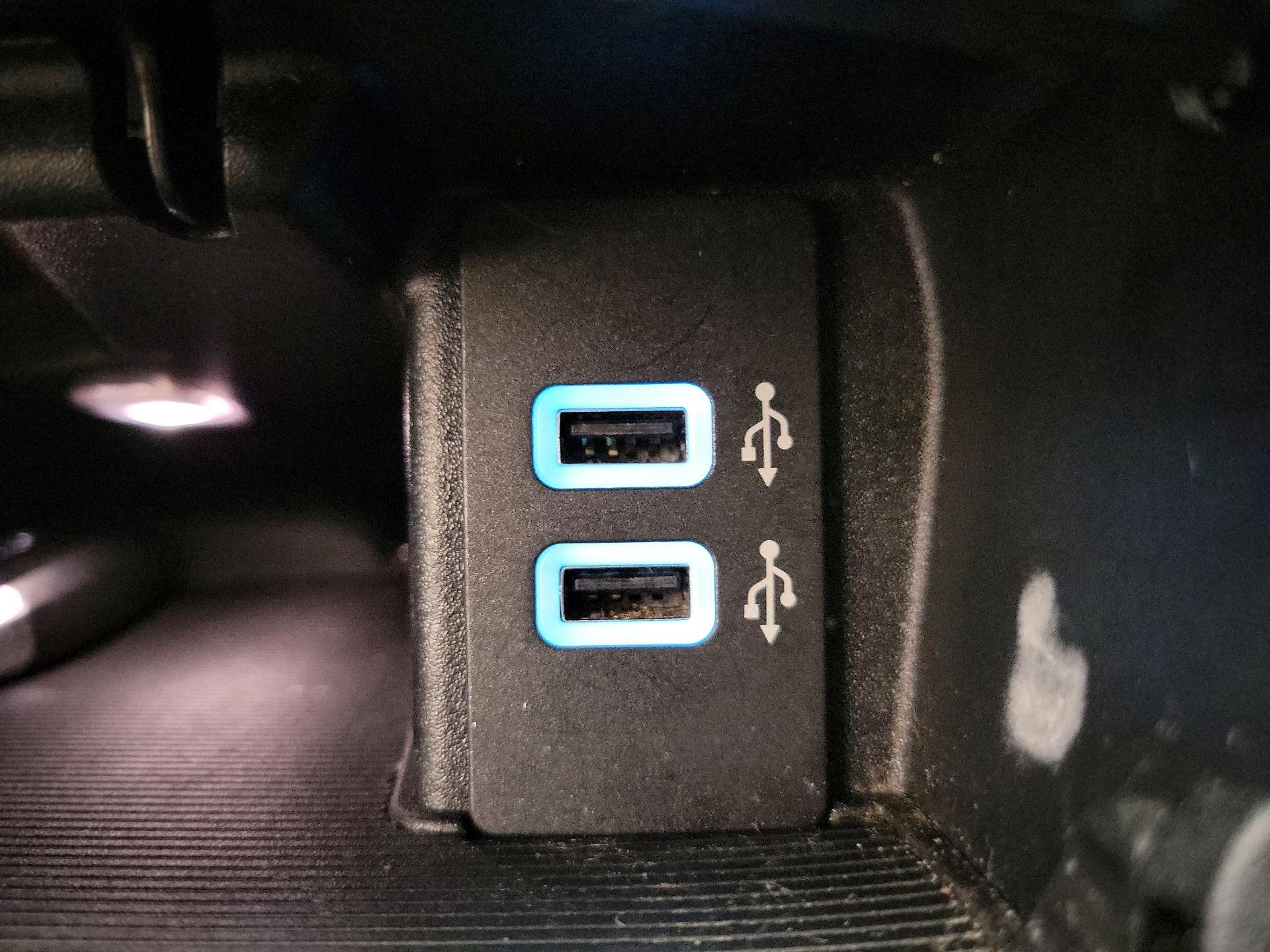 Thumbnail: 2018 Ford Edge - 18