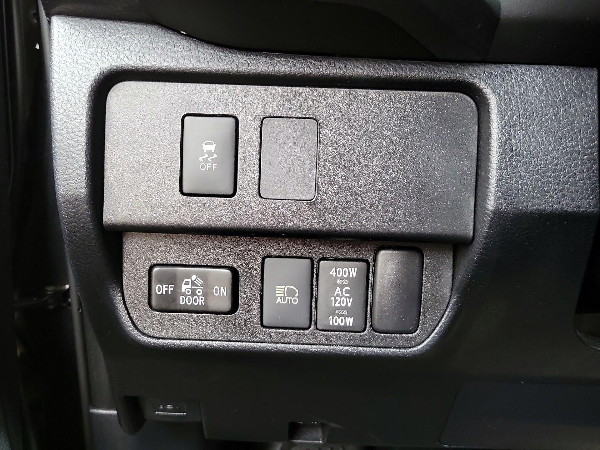 Thumbnail: 2020 Toyota Tacoma - 13