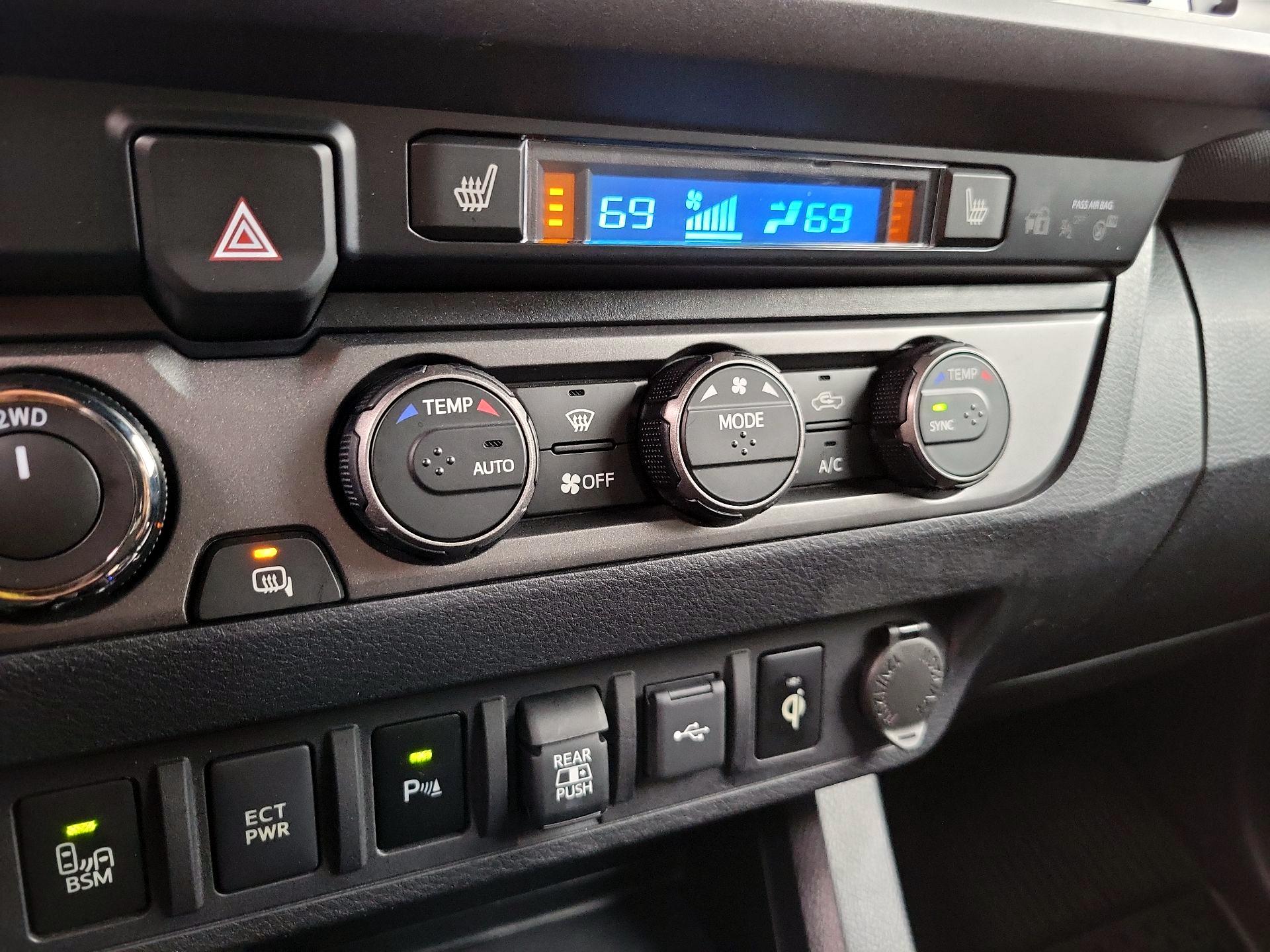 Thumbnail: 2020 Toyota Tacoma - 17